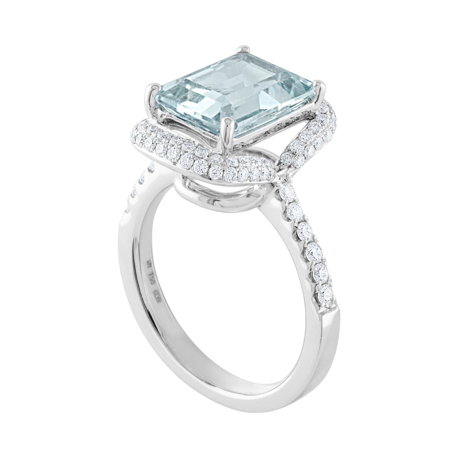 3.38 Carat Aquamarine and Diamond Gold Ring For Sale at 1stDibs