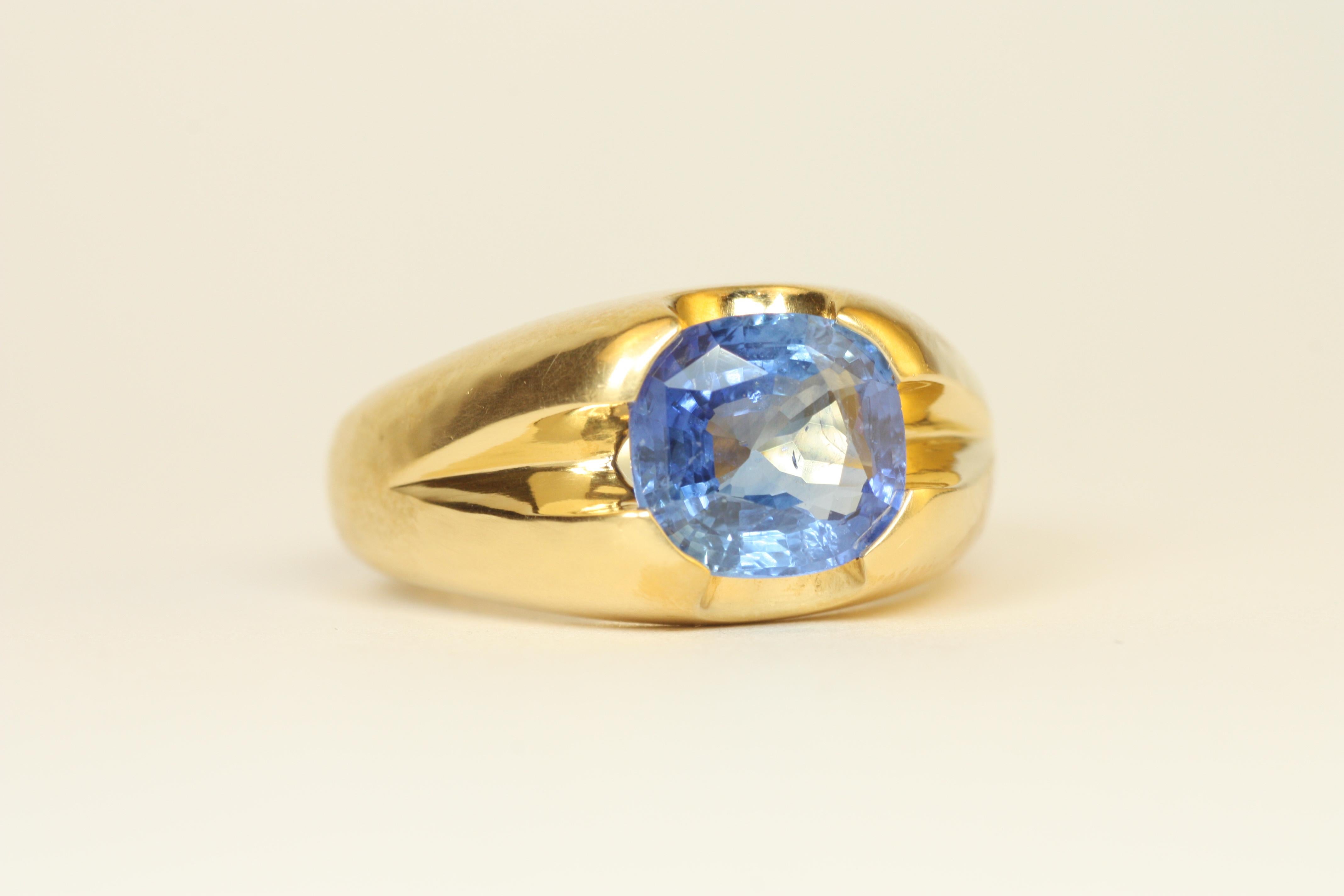 Artisan 3.38 Carat Ceylon Blue Sapphire 22K Gold Oval Solitaire Split-Shank Ring For Sale