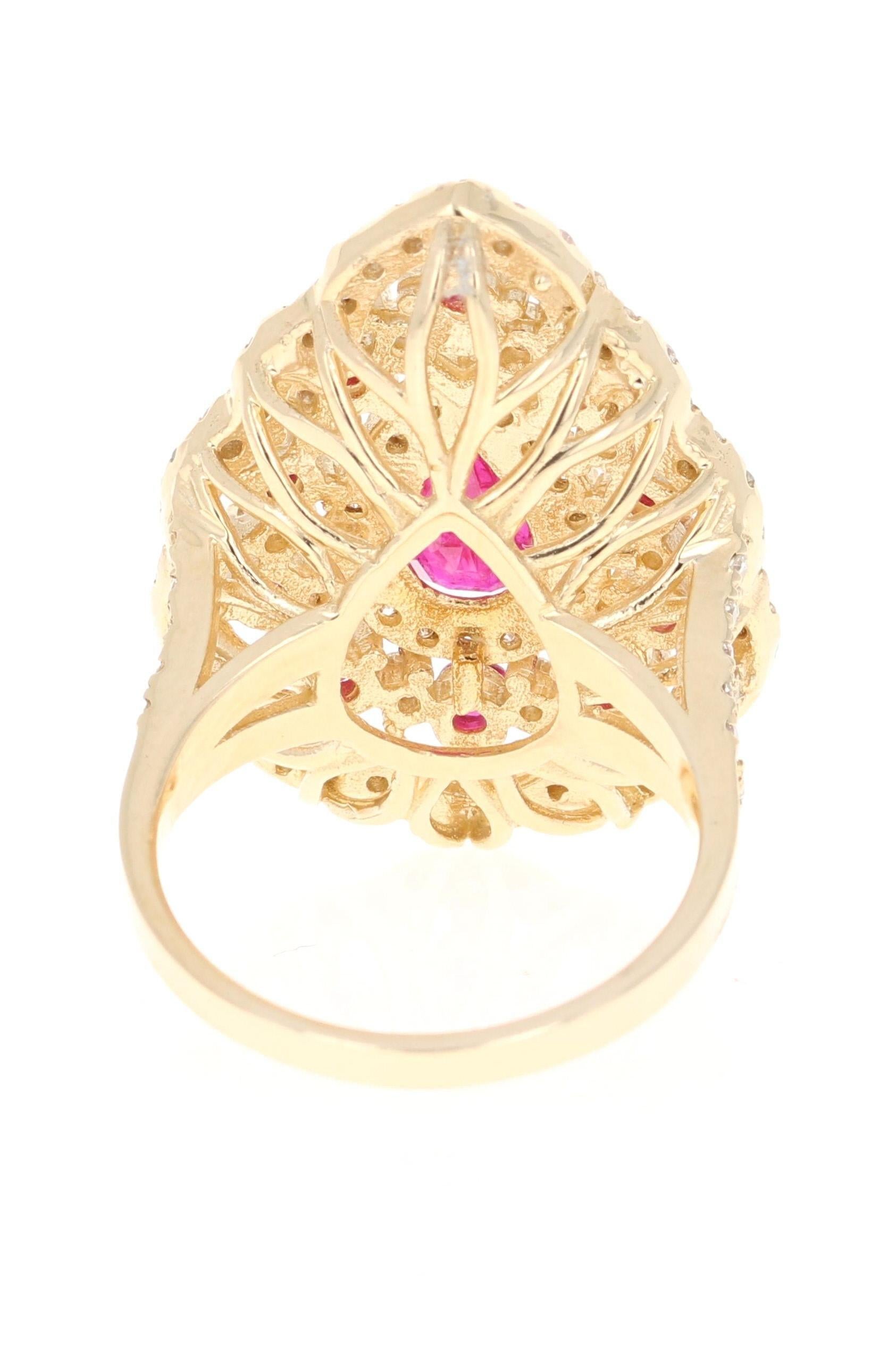 Taille poire 3.38 Carat Natural Ruby Diamond 14 Karat Yellow Gold Cocktail Ring en vente