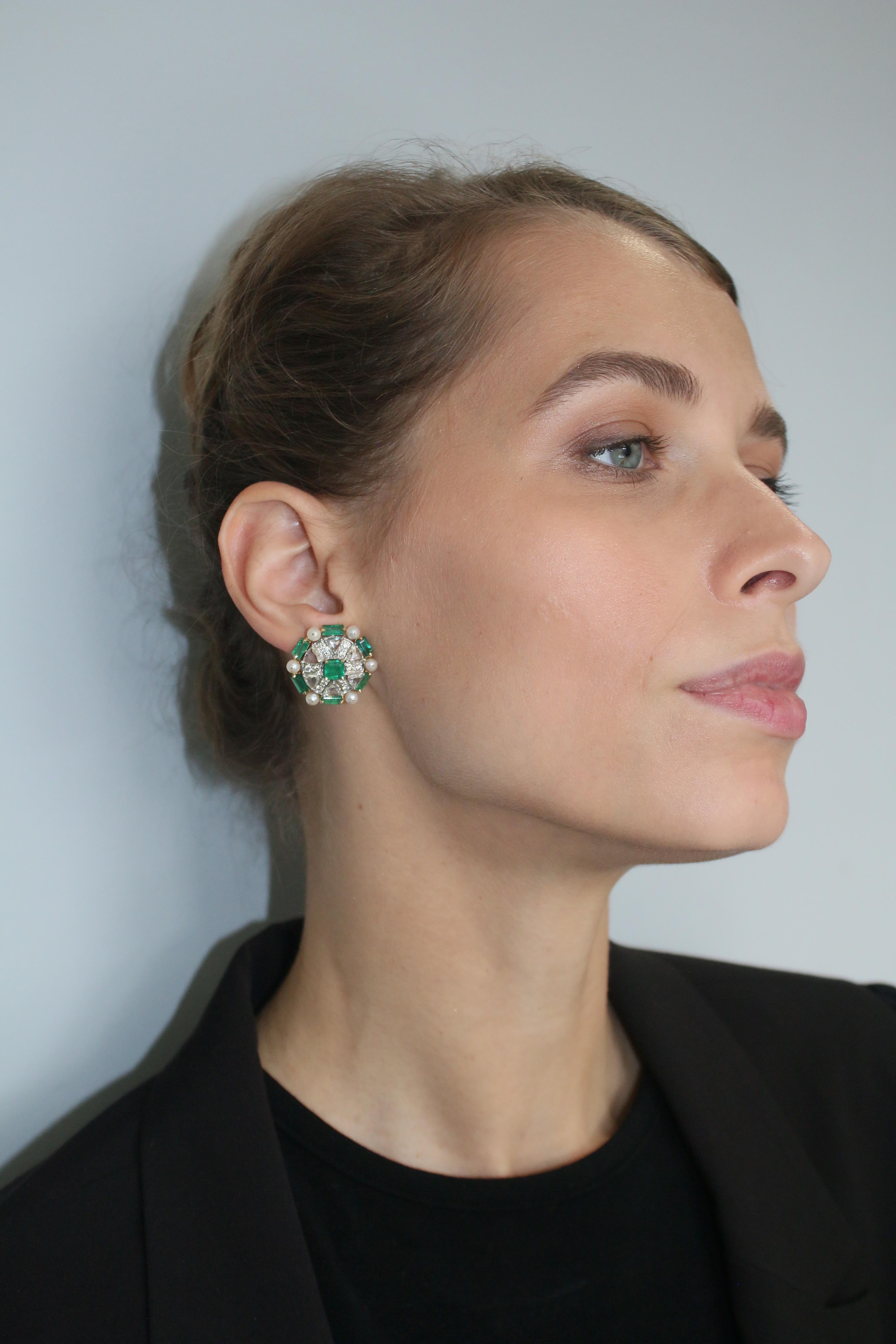 Boucle d'oreille perle 3,38 carats et émeraude 5,95 carats en vente 2