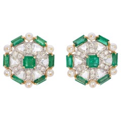 3.38 Carat Pearl and 5.95 Carat Emerald Earring