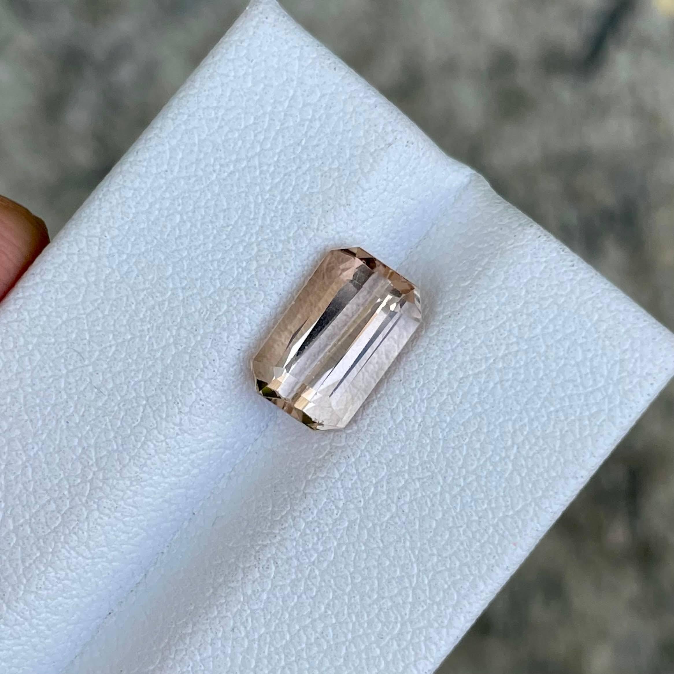 3,38 Karat Pfirsichtopas Stein Smaragdschliff Natürlicher Pakistanischer Edelstein für Damen oder Herren im Angebot