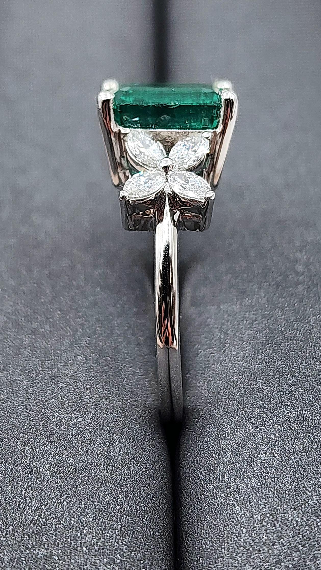 3.38 ct GIA Certified Zambian Emerald & Diamond Ring For Sale 2