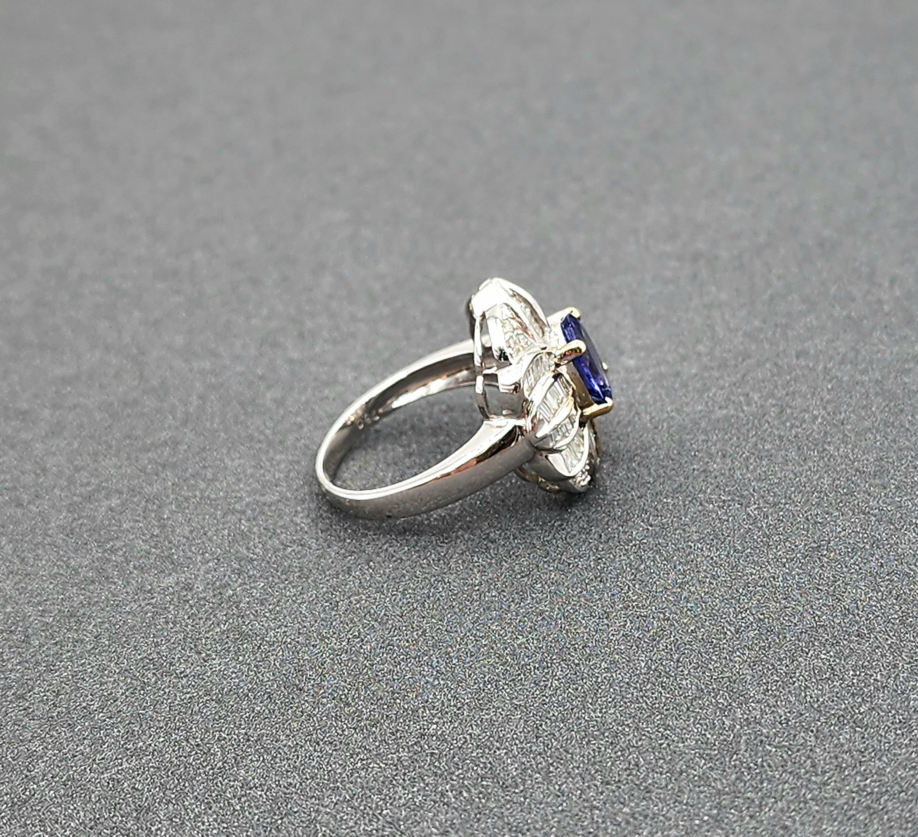 3.38 Karat Tansanit & Diamantring im Angebot 4