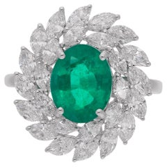 Bague cocktail en or blanc 18 carats avec émeraude de Zambie de 3,38 carats et diamants de 2,45 carats SI/H