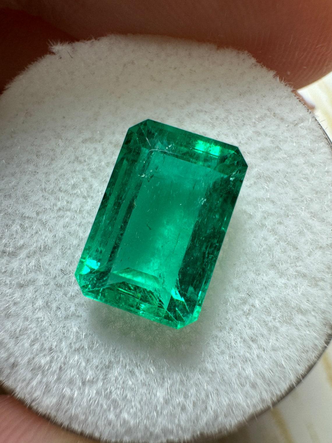 Modern 3.39 Carat Vivid Bluish Green Loose Colombian Emerald - Elongated Cut May For Sale