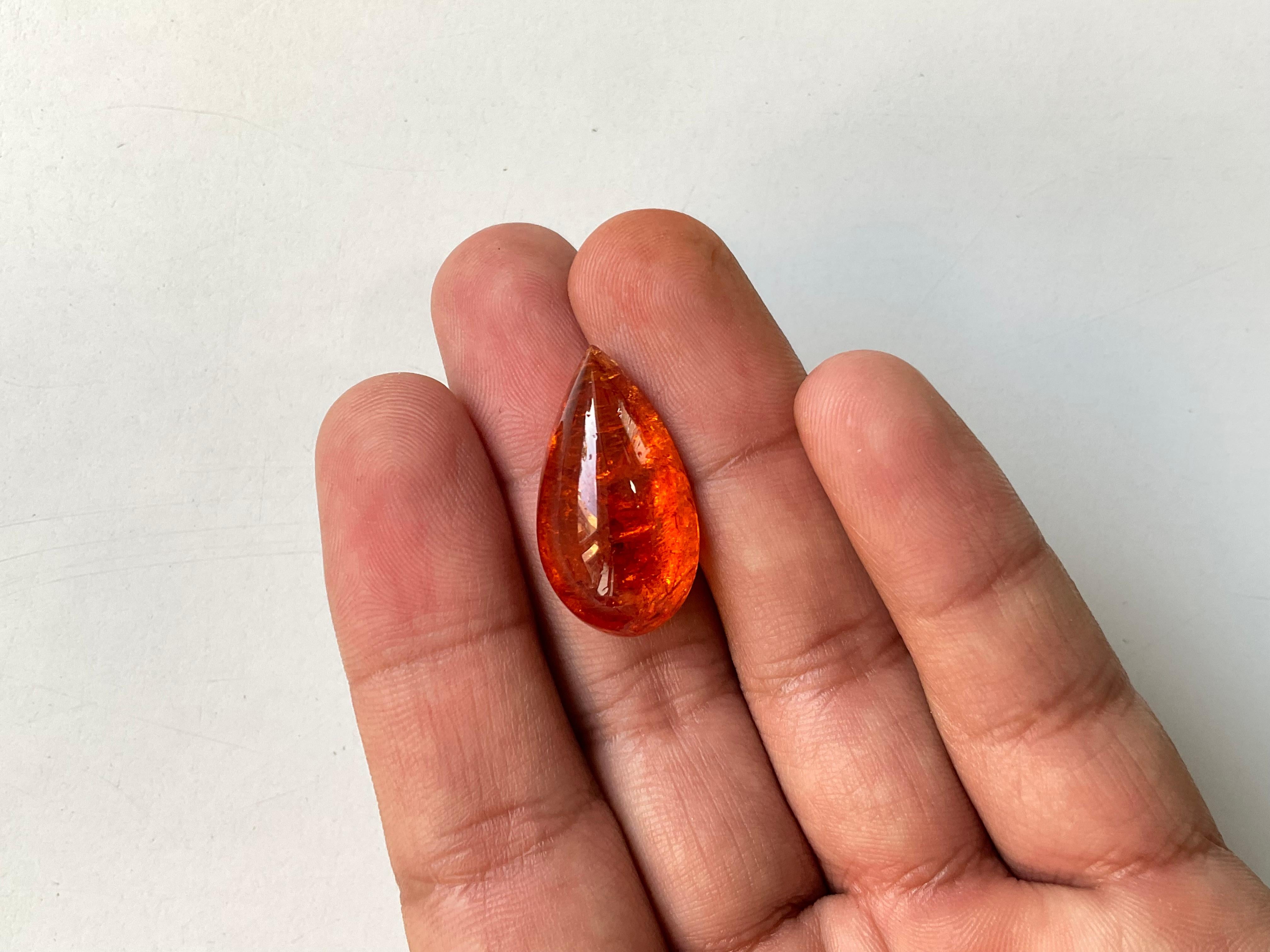 33,94 Carati di Granato Fanta Spessartite Pear Plain Gemma Naturale di Alta Qualità in vendita 1
