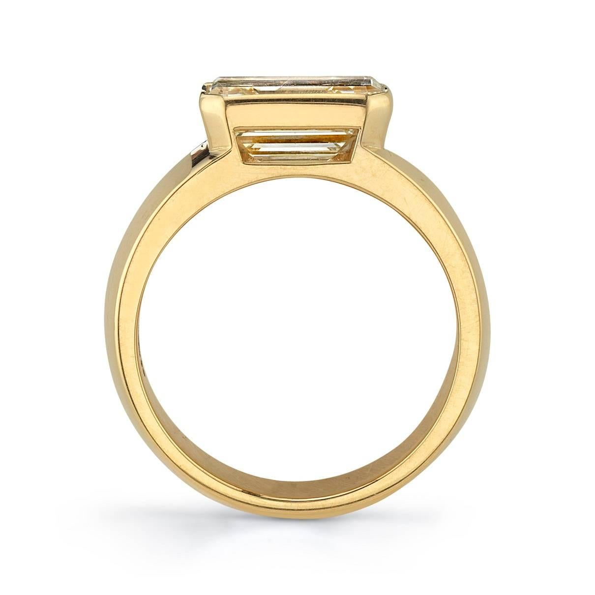 Contemporary 3.39ct Emerald cut diamond Band Ring 