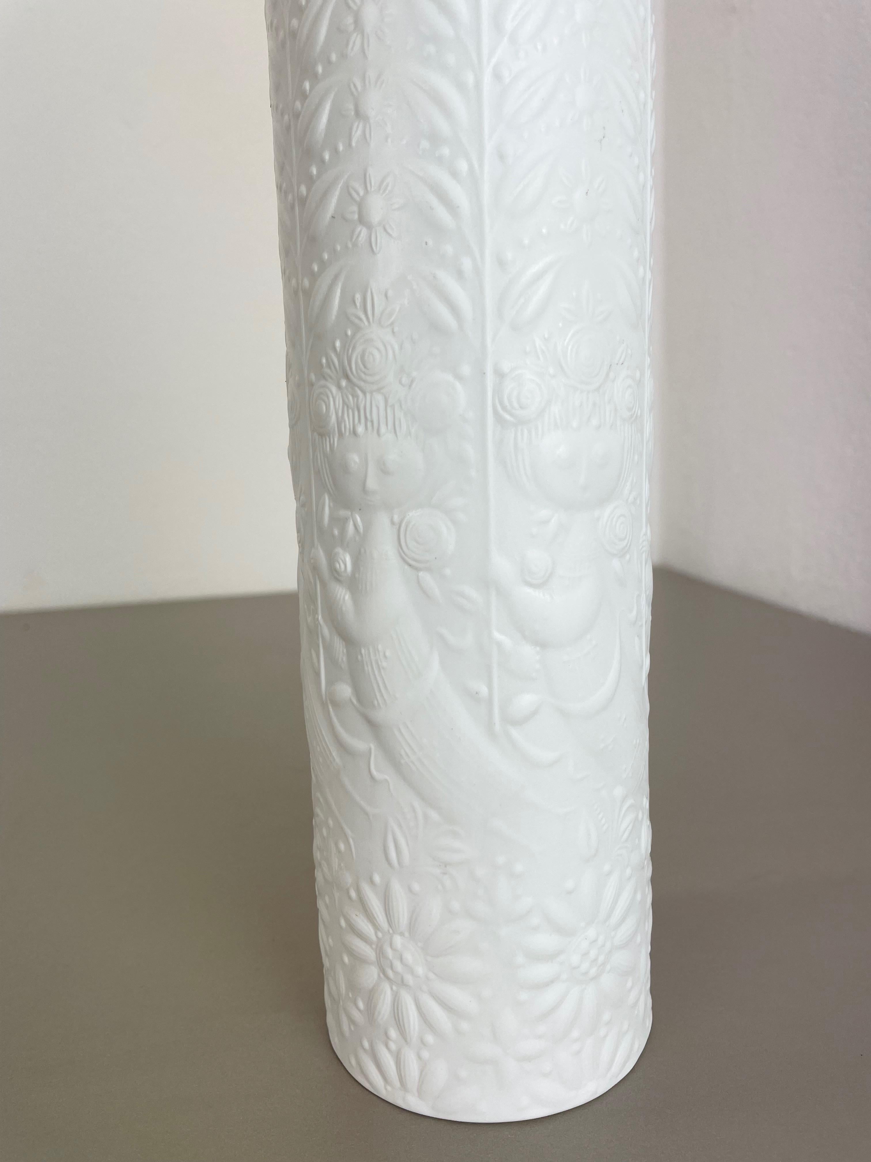 33cm Op Art Vase by Björn Wiinblad for Rosenthal Studio Line Germany, 1970s In Good Condition For Sale In Kirchlengern, DE