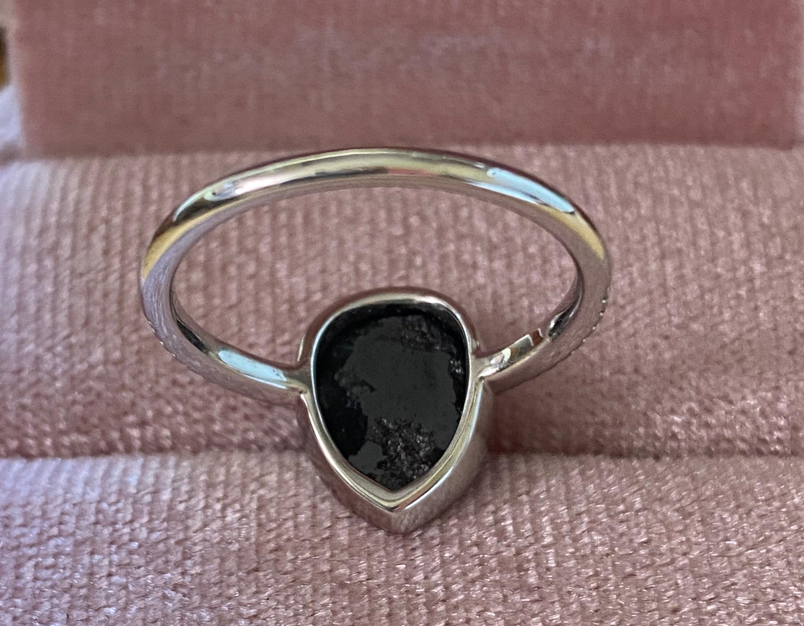 3,3 Karat schwarzer Diamant in Lünette gefasster Diamant Pave Band 14K Weißgold Ring R6258 im Angebot 1