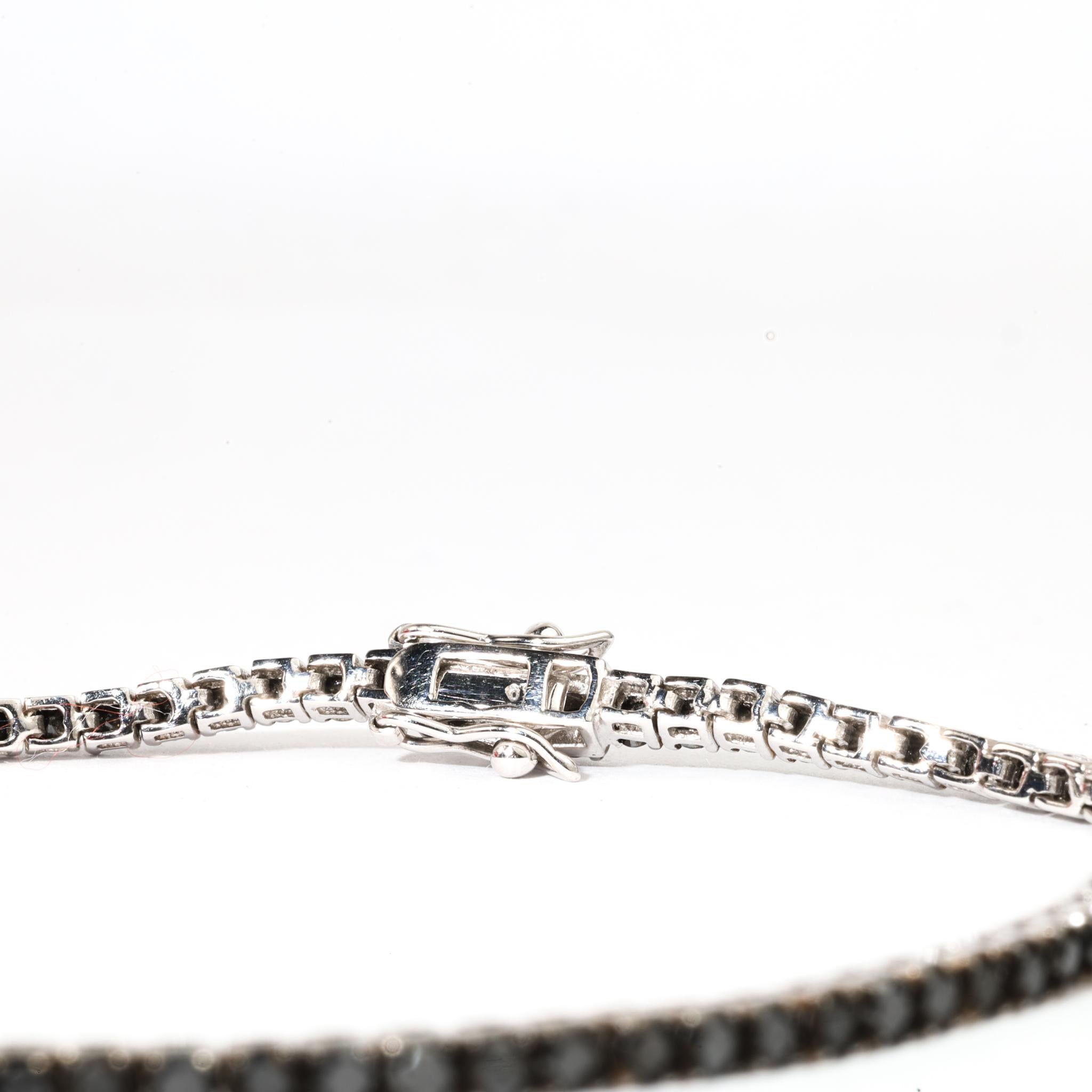 Art déco Bracelet de tennis en or blanc 18 carats, diamant noir de taille ronde naturelle 3,3tcw en vente