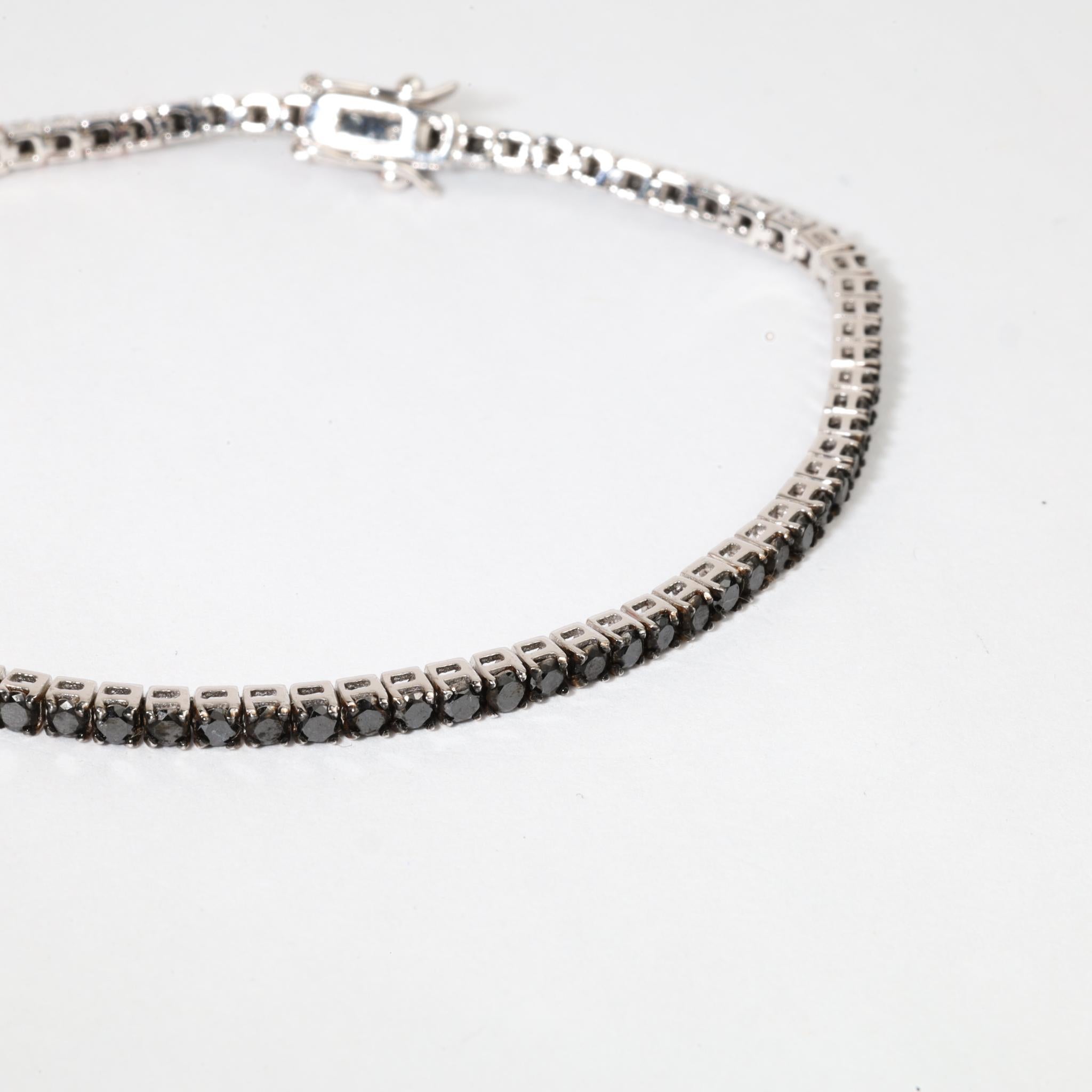 Bracelet de tennis en or blanc 18 carats, diamant noir de taille ronde naturelle 3,3tcw Neuf - En vente à Jaipur, RJ