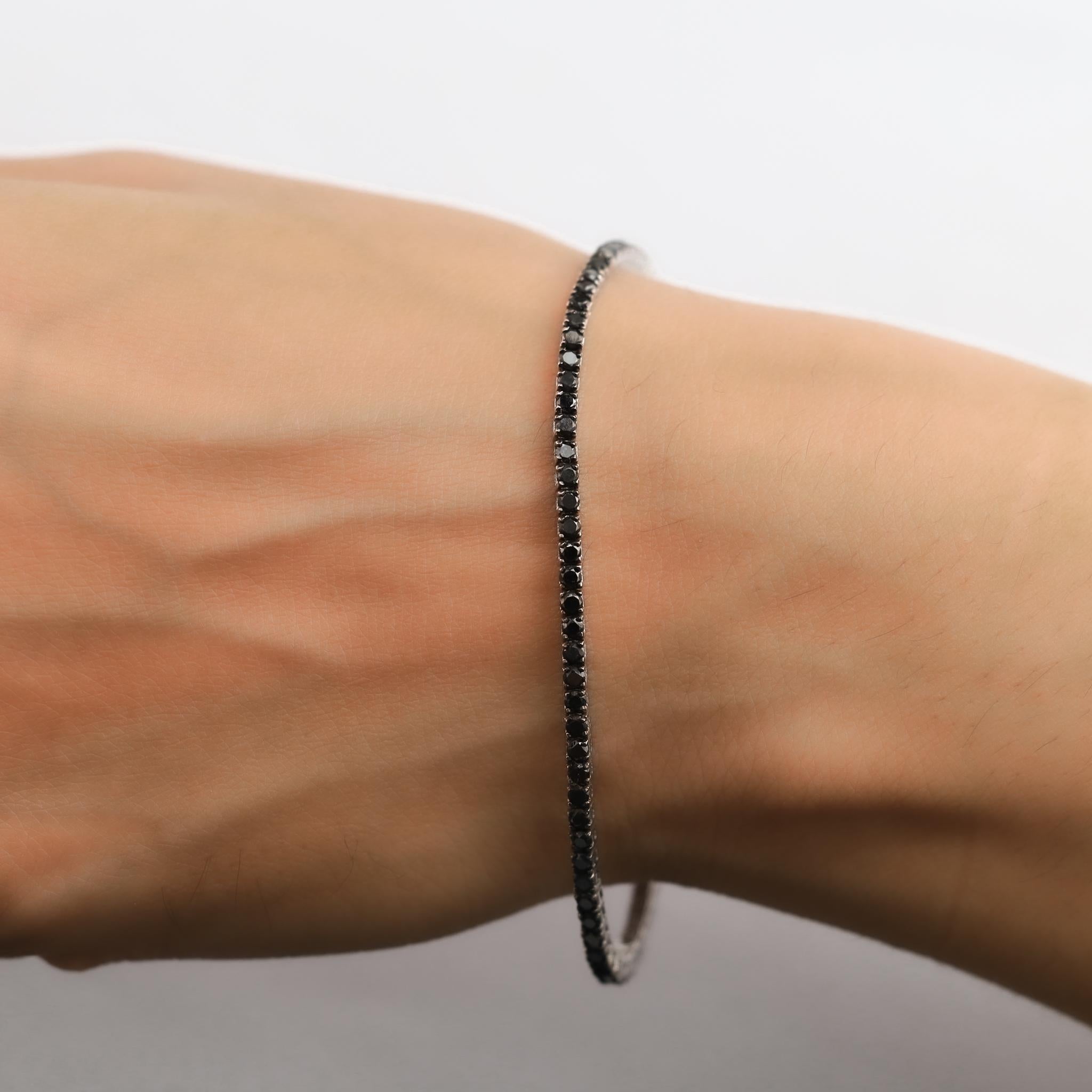 Bracelet de tennis en or blanc 18 carats, diamant noir de taille ronde naturelle 3,3tcw en vente 1