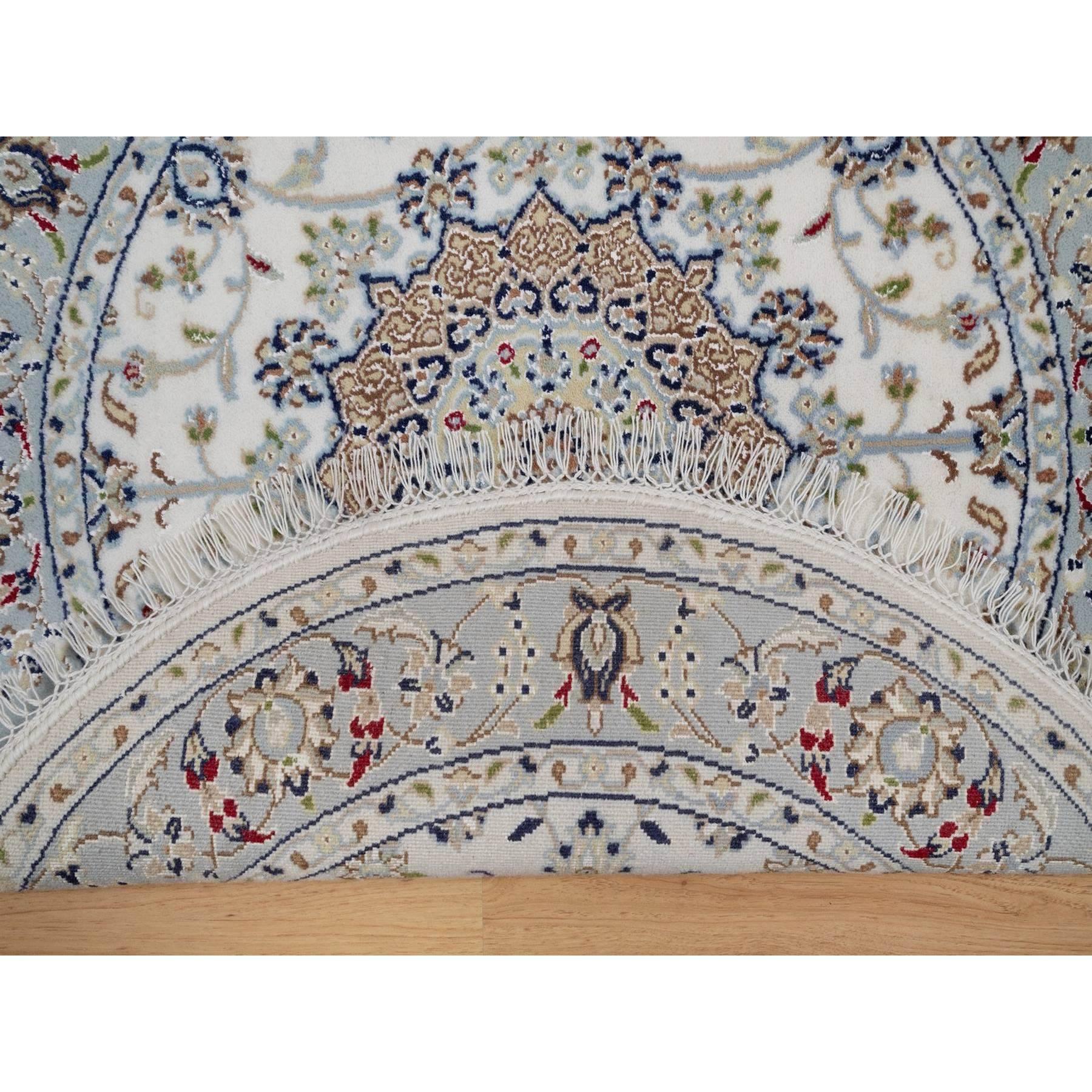 Alfombra Redonda de Lana y Seda Anudada a Mano con Diseño de Medallón Floral Nain Marfil 3'3 