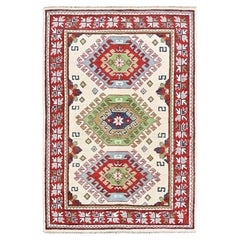 3'3 "x4'10" Elfenbeinfarbener Kazak mit geometrischen Medaillons Design Handgeknüpfter Wollteppich