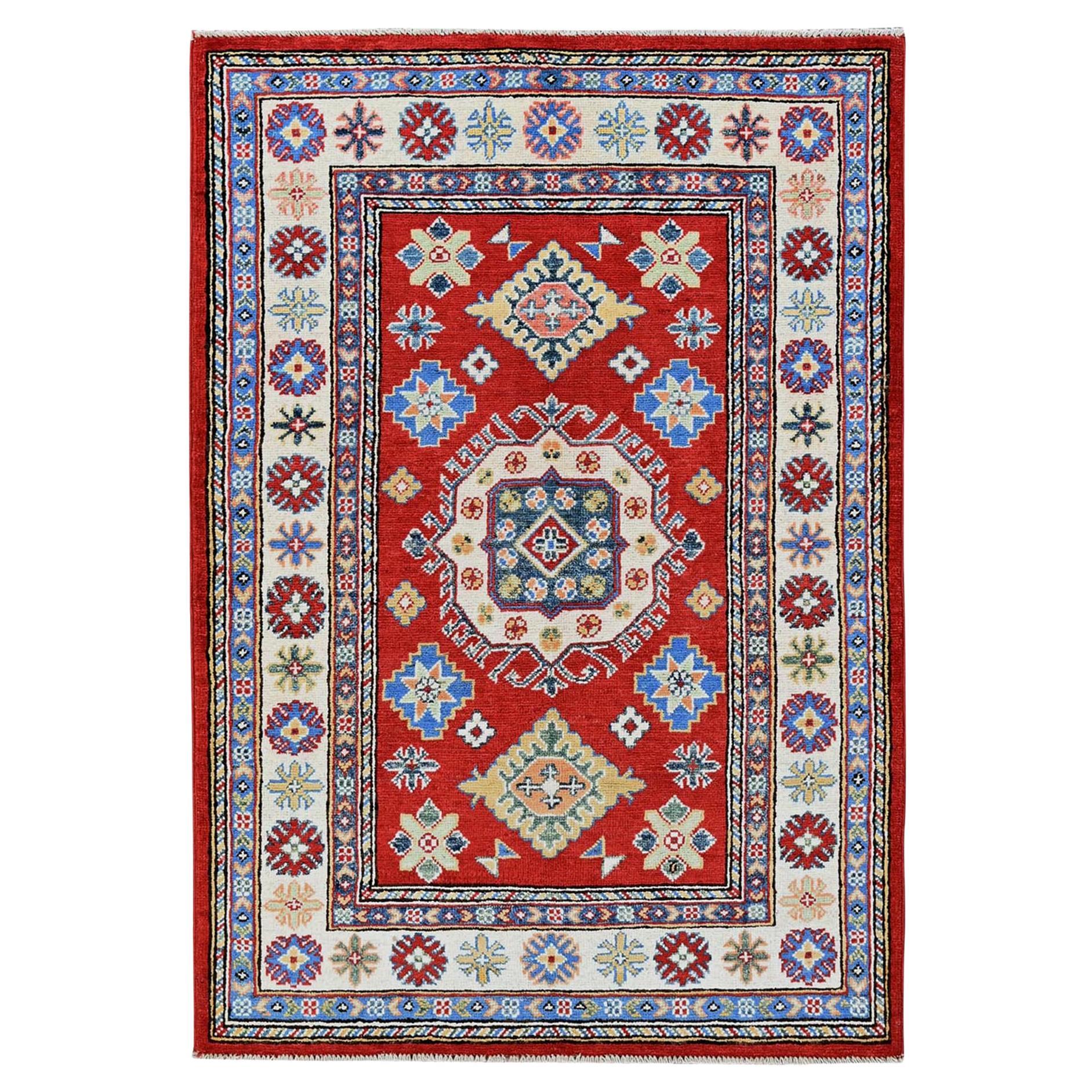 3'3 "x4'10" Tapis en laine douce nouée à la main Kazak rouge avec design de médaillons géométriques