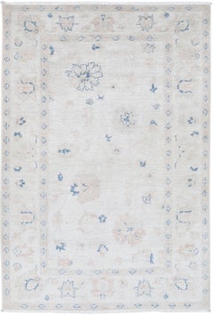 3.3x4.8 ft Tapis en laine nouée à la main. Tapis beige Small Design/One à motifs floraux