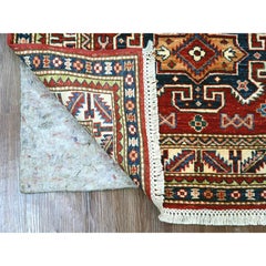 3'3" x 5' – handgeknüpfter afghanischer Super-Kazak-Orientteppich aus natürlicher Wolle in Beerenrot
