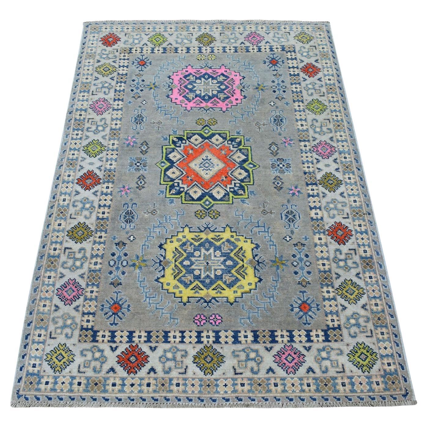3
3 "x5
 Bunte graue Fusion Kazak Reine Wolle Geometrisches Design Handgeknüpfter Teppich im Angebot