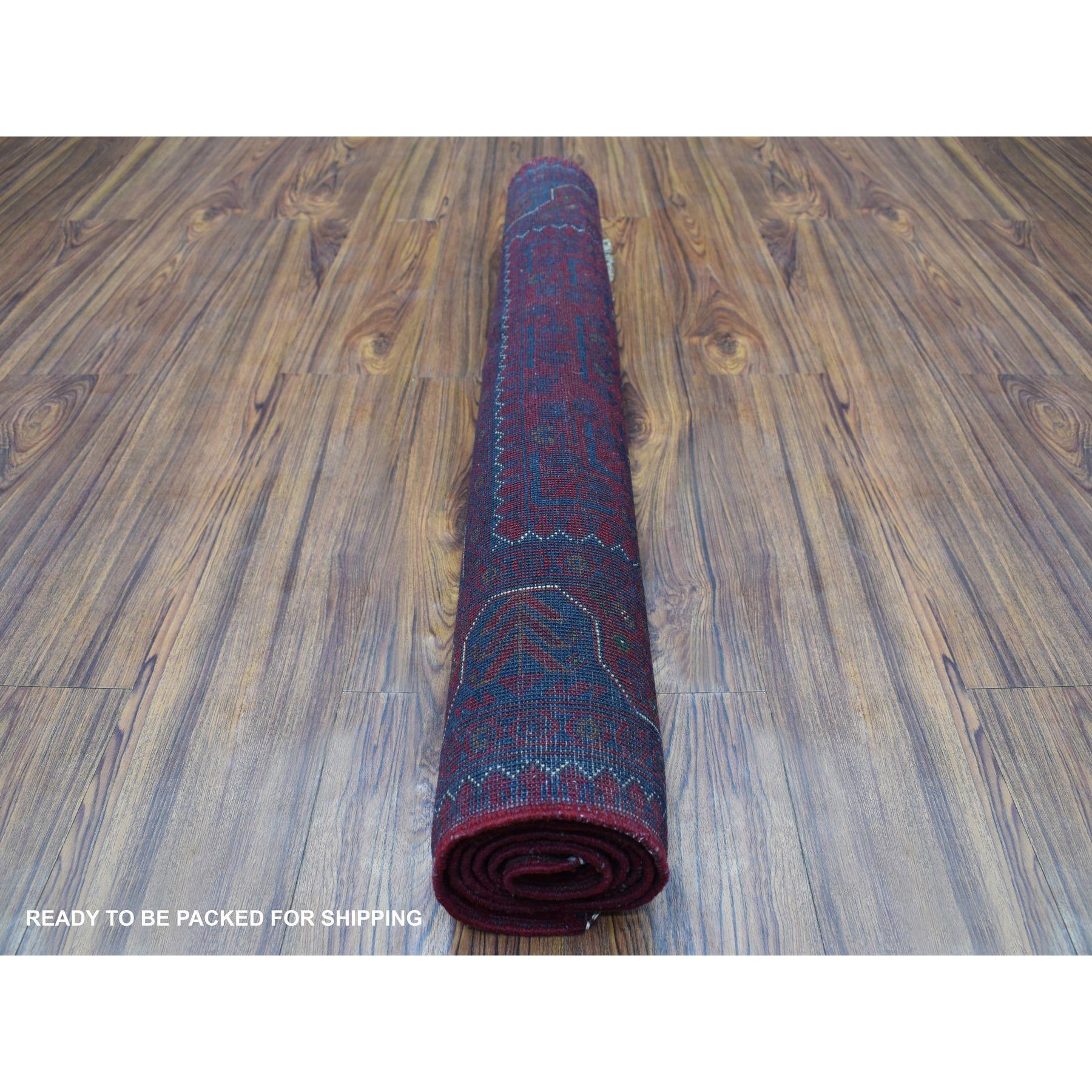 Hand-Knotted 3'3