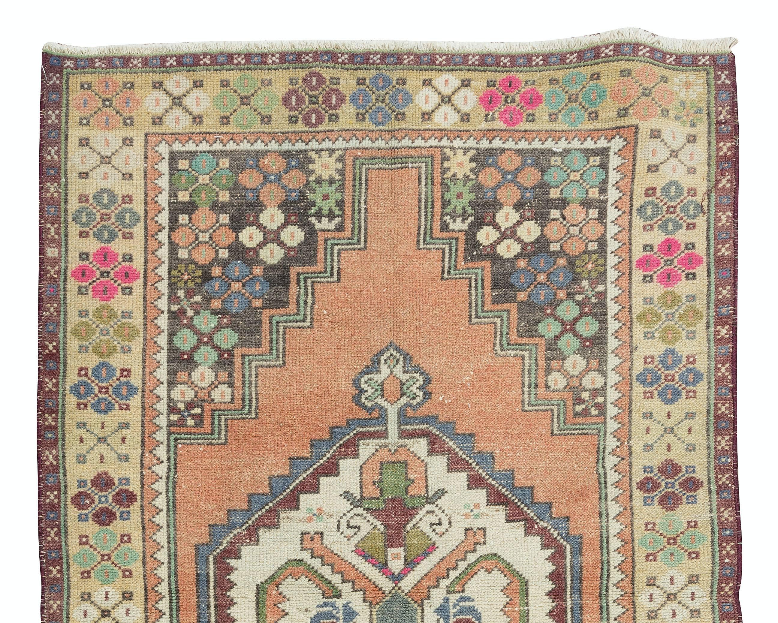 Traditioneller orientalischer Vintage-Akzentteppich 3.3x5.5 Ft, handgefertigt aus Stammeswolle (Türkisch) im Angebot