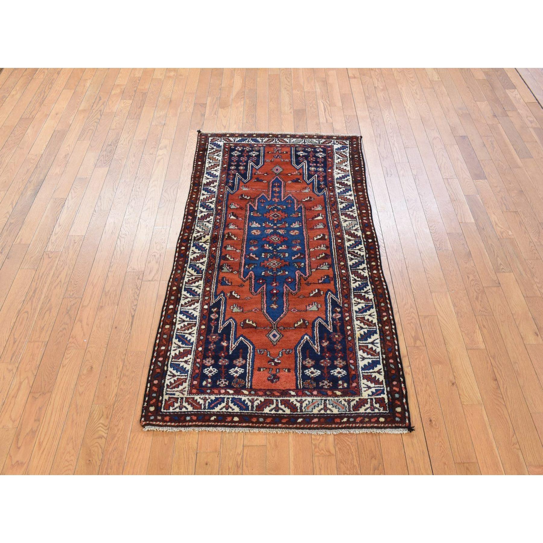 Spicy Orange, Antiker Persischer Mazlagan, Voller Flor, Sauber, Ausgezeichneter Zustand, Seiten und Enden professionell gesichert, 100% Wolle, Handgeknüpft, Orientteppich
Primäre MATERIALIEN: Wolle
Latex: Kein Flor 
Höhe: 0,25 Zoll
Stil:
