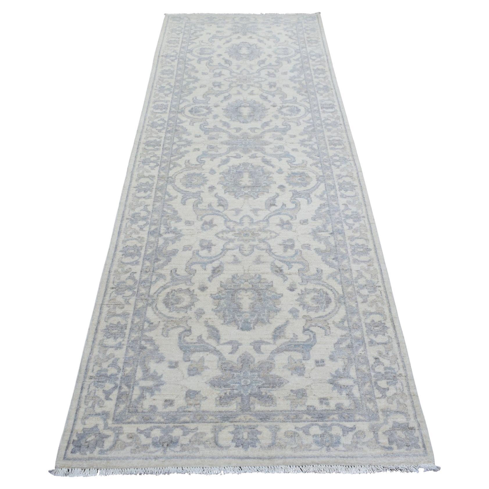 3'3 "x9'8" Handgeknüpftes Peshawar in weißer Wäsche mit All-Over-Blumen-Design aus Wolle im Angebot