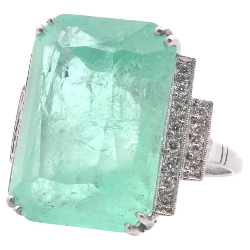 34, 43 cts emerald and diamonds ring 