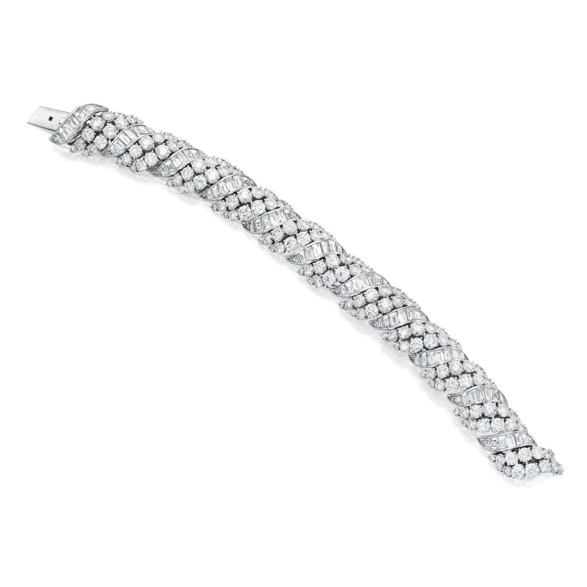34 Carat Diamond Platinum Scroll Bracelet In Excellent Condition For Sale In New York, NY