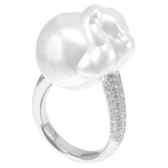 34 Carats South Sea Pearl White Diamond Daily Wear Ring 18 K Gold