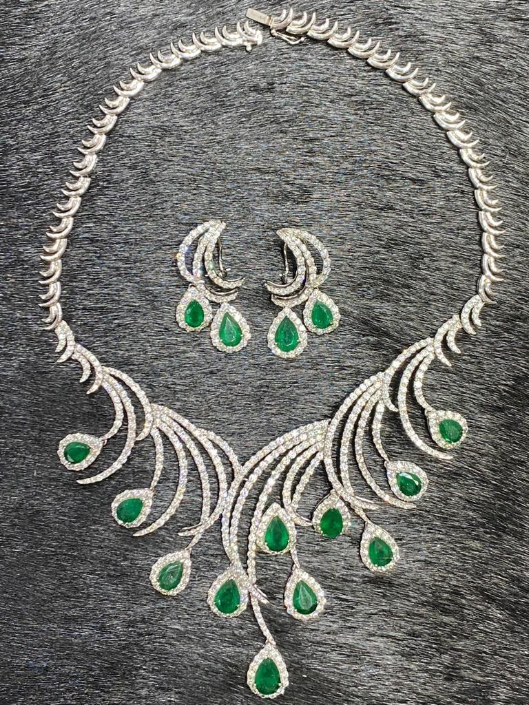 Pear Cut 34 Carats Zambia Emerald Diamond Necklace and Earring Bridal Suite in 18K Gold
