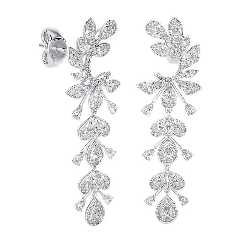 Moderno Orecchini pendenti in oro bianco 18 carati Collection'S con diamanti 3,4 CTW a forma di fantasia in vendita