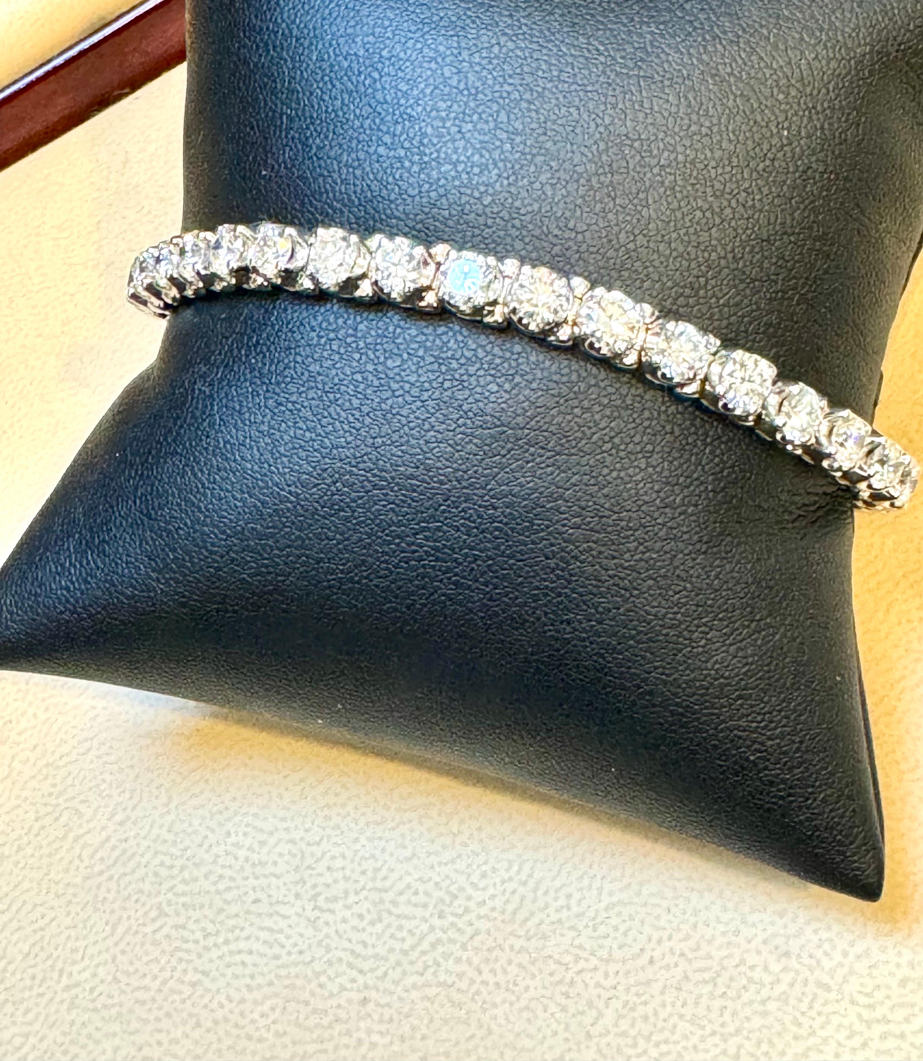 34 Round Diamond 35 Pointer Each Tennis Bracelet in 18 Karat Gold 11.9 Carat 7 