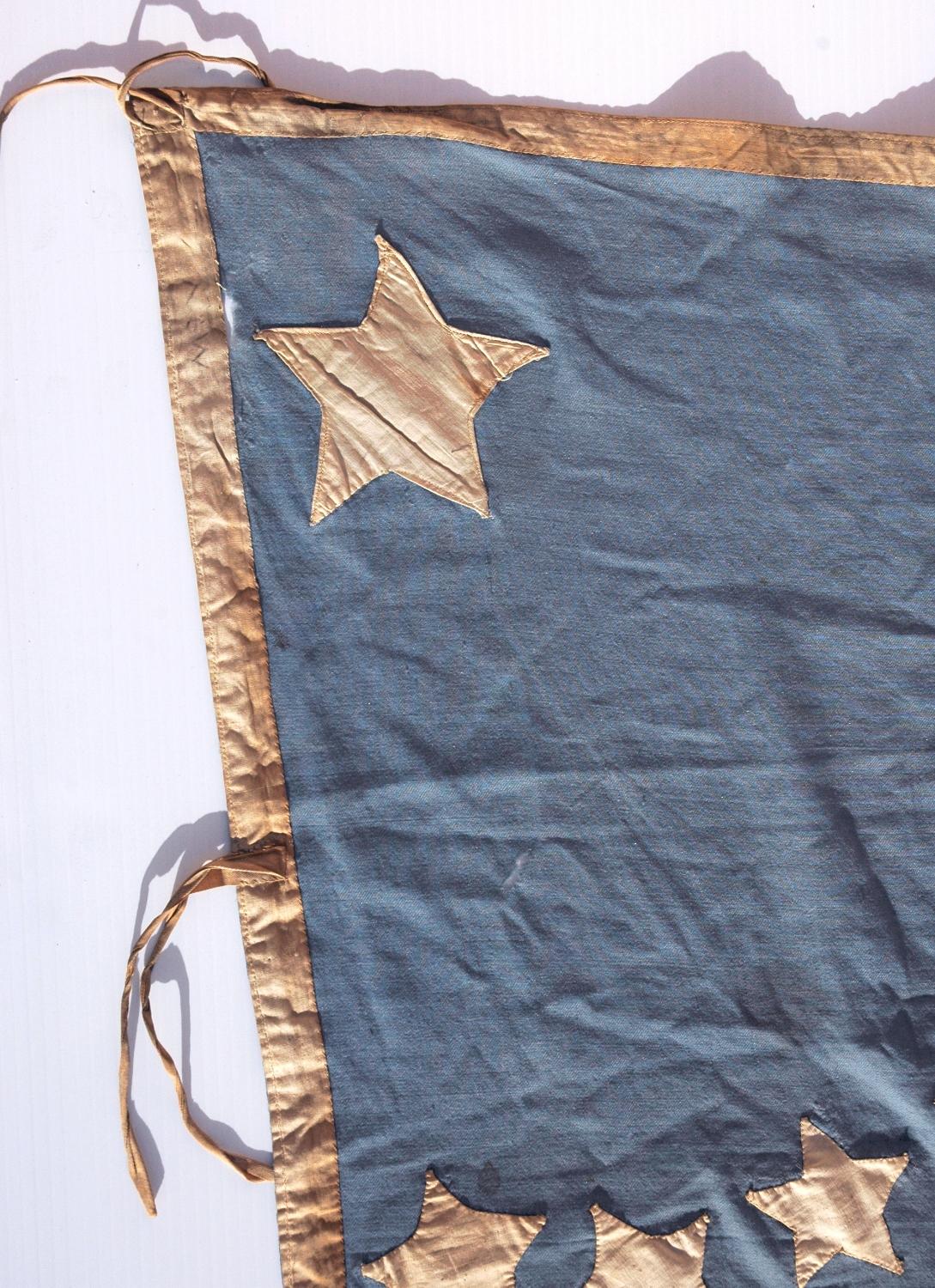 Fin du XIXe siècle Drapeau américain à 34 étoiles, mis à jour à 39 étoiles, avec des étoiles dans un grand motif d'étoiles. en vente