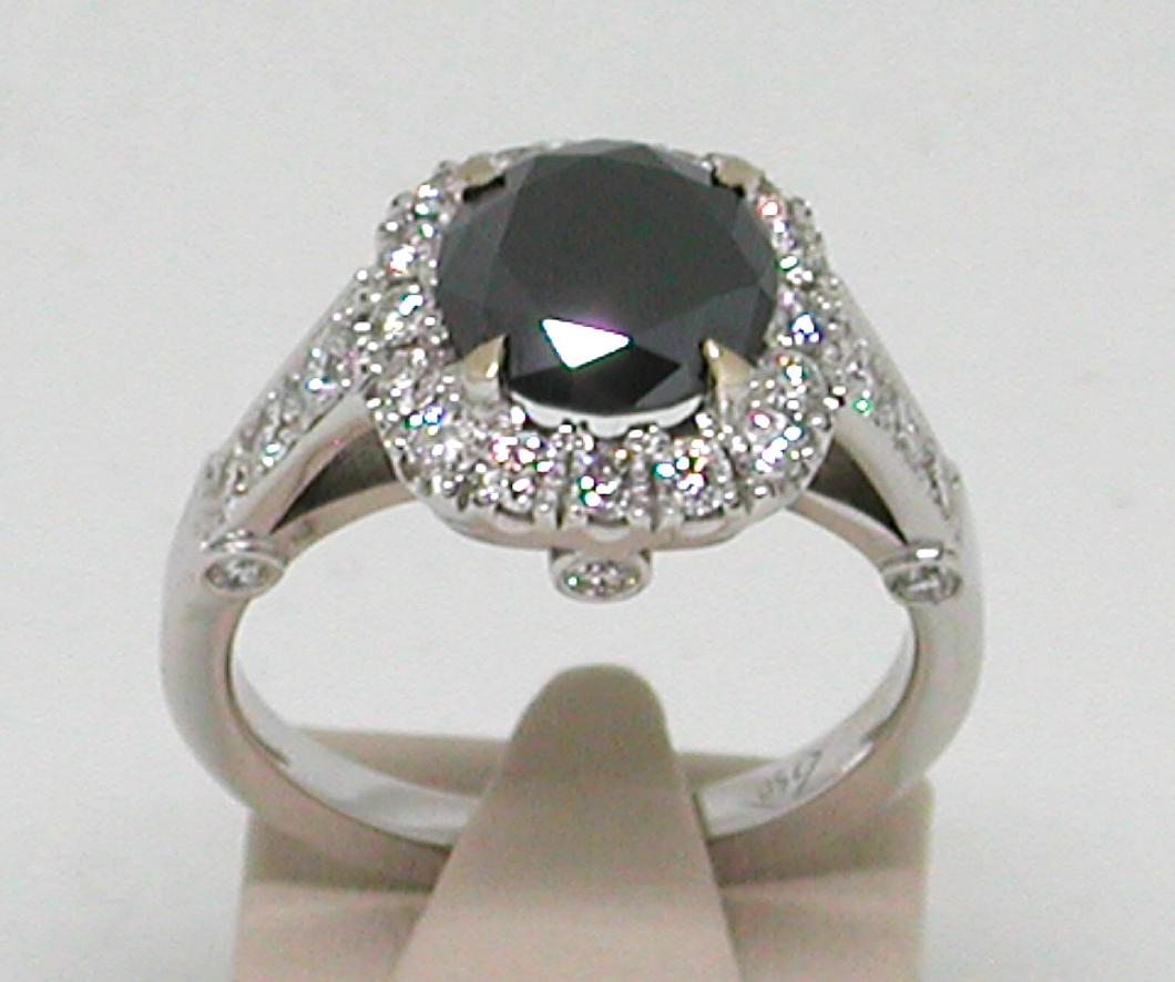 Contemporary 3.40 Carat 18 Karat White Gold Black Diamond Engagement Ring For Sale