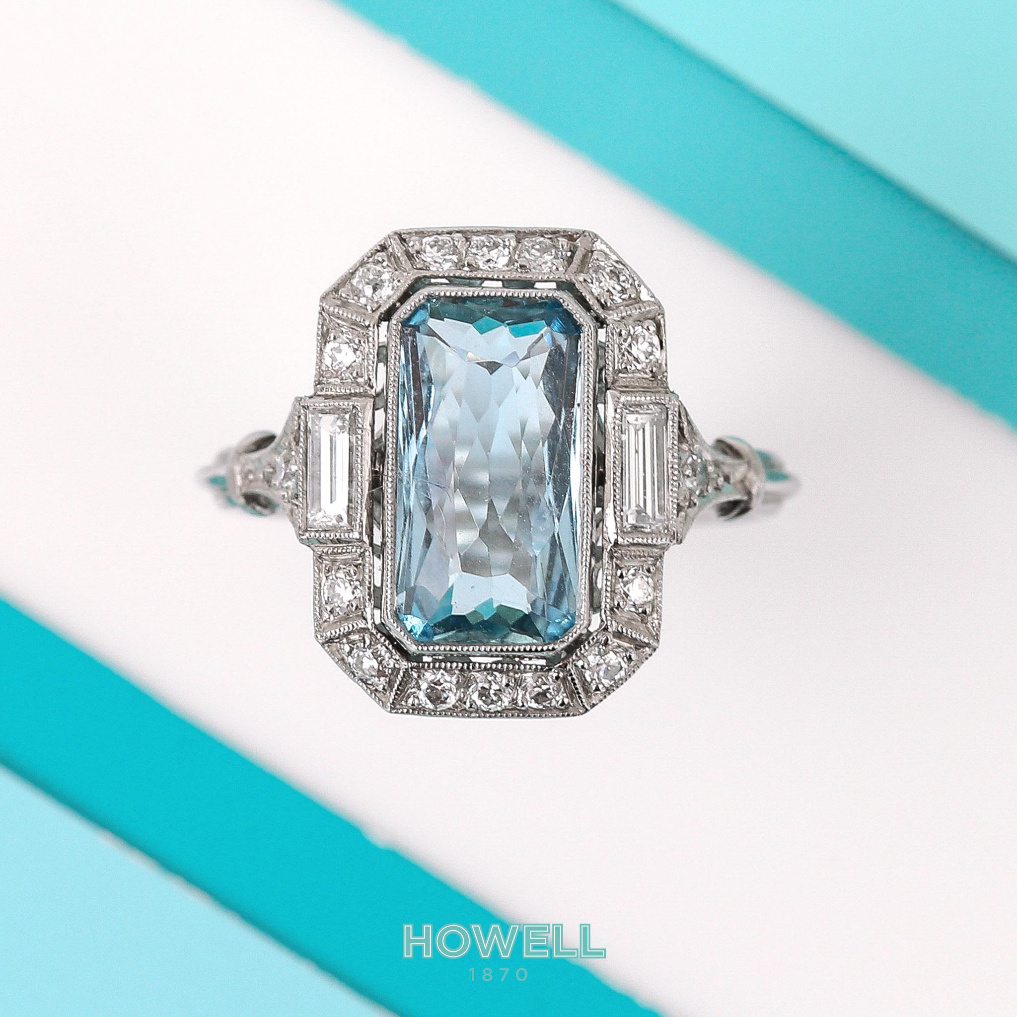 Art Deco 3.40 Carat Aquamarine and Diamond Platinum Dress Cocktail Ring, 1920s 2