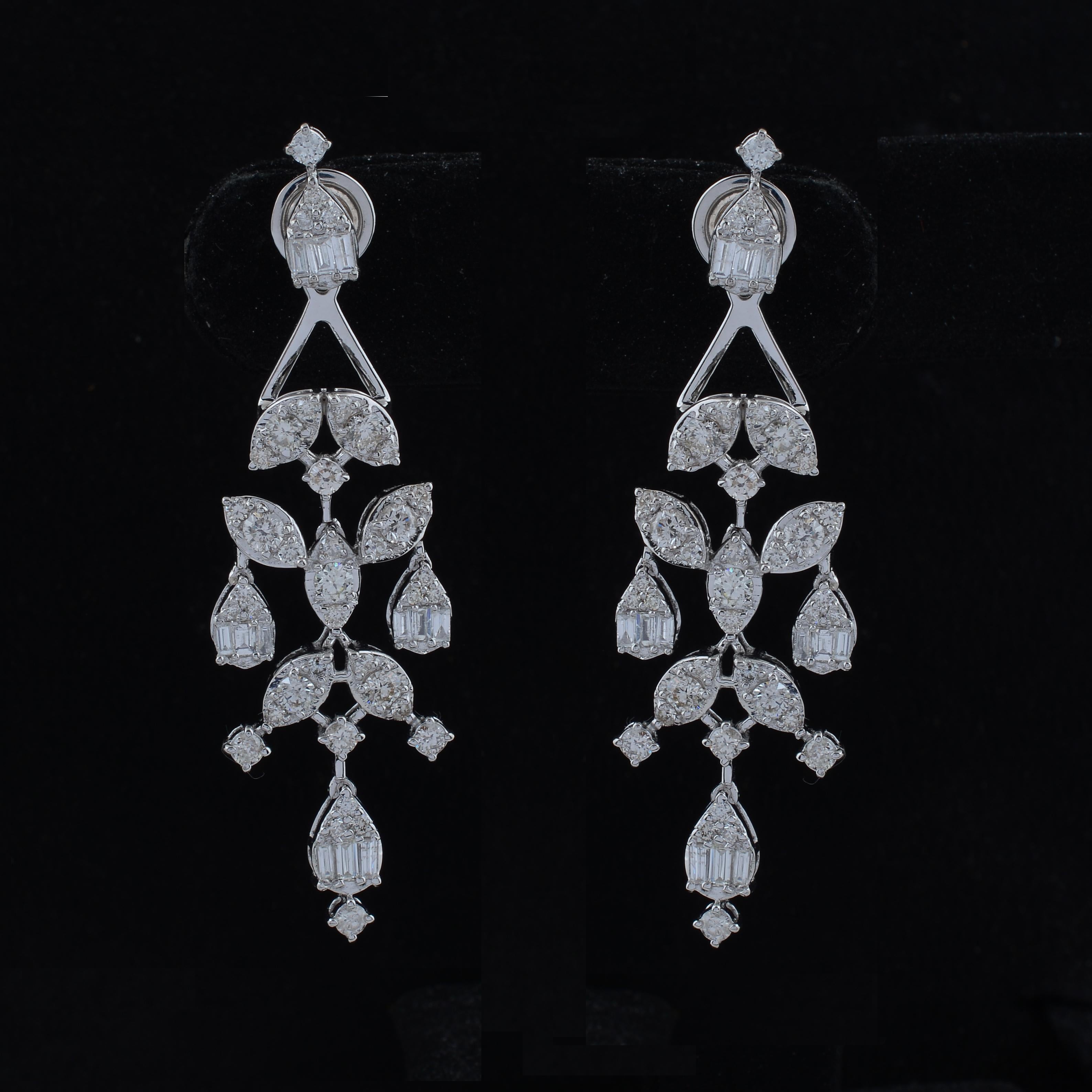 3,40 Karat Baguette-Diamant-Jacket-Ohrringe 14 Karat Weißgold Handgefertigter Schmuck im Zustand „Neu“ im Angebot in Diera, Dubai