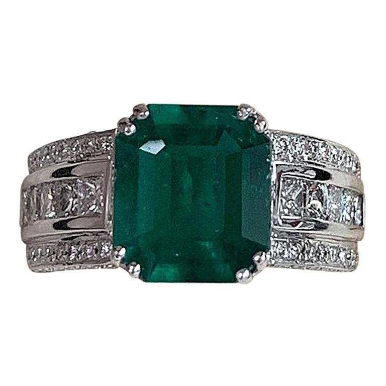 3.40 Carat Colombian Emerald and Diamond White Gold Ring 18 Karat