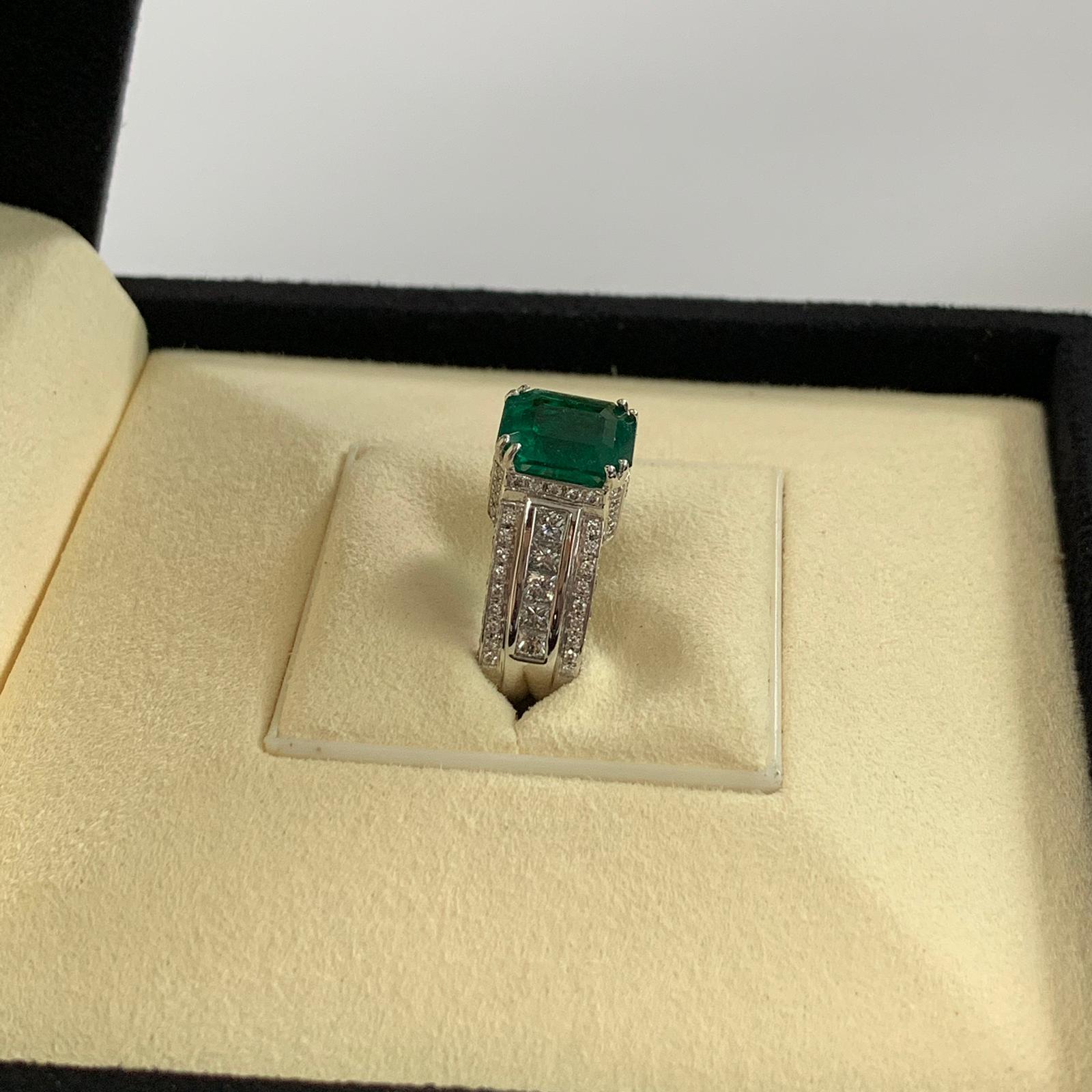 Emerald Cut 3.40 Carat Colombian Emerald and Diamond White Gold Ring 18 Karat