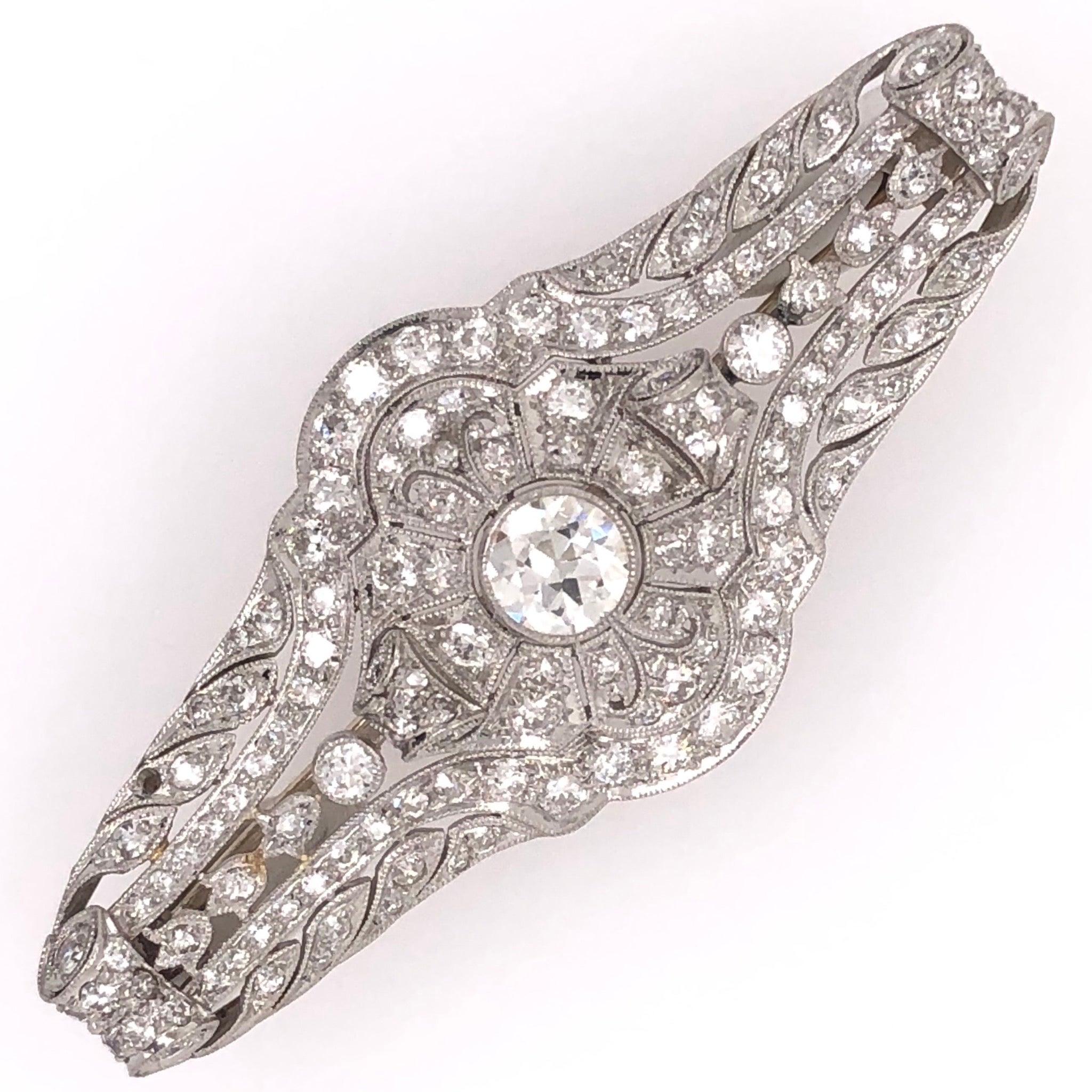 Vintage Diamond Art Deco Platinum Filigree Brooch Pin Estate Fine Jewelry In Excellent Condition For Sale In Montreal, QC