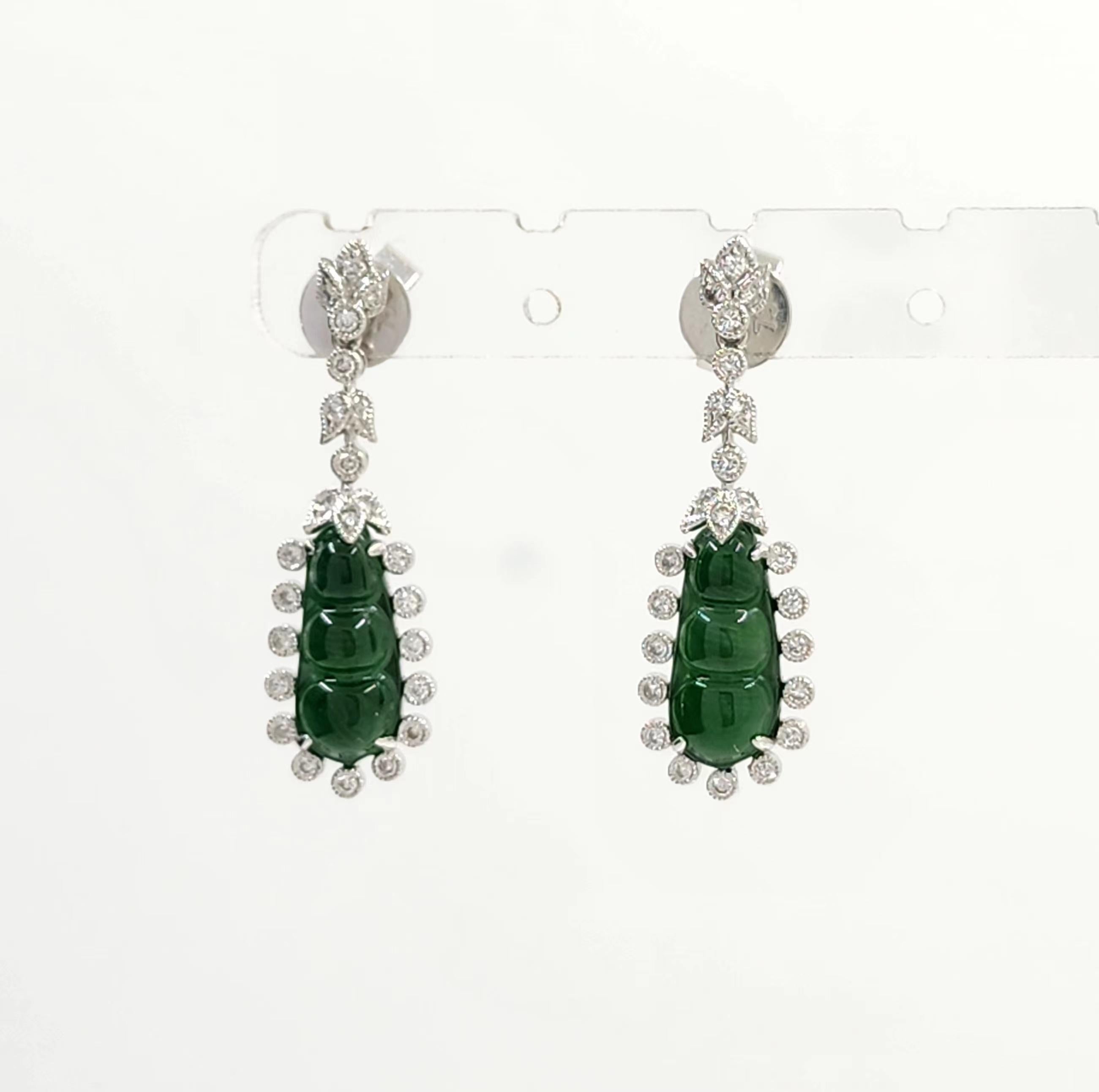 Art Deco 3.40 Carat Jade and Diamond Drop Earring in Platiunum and 18 Karat Gold For Sale