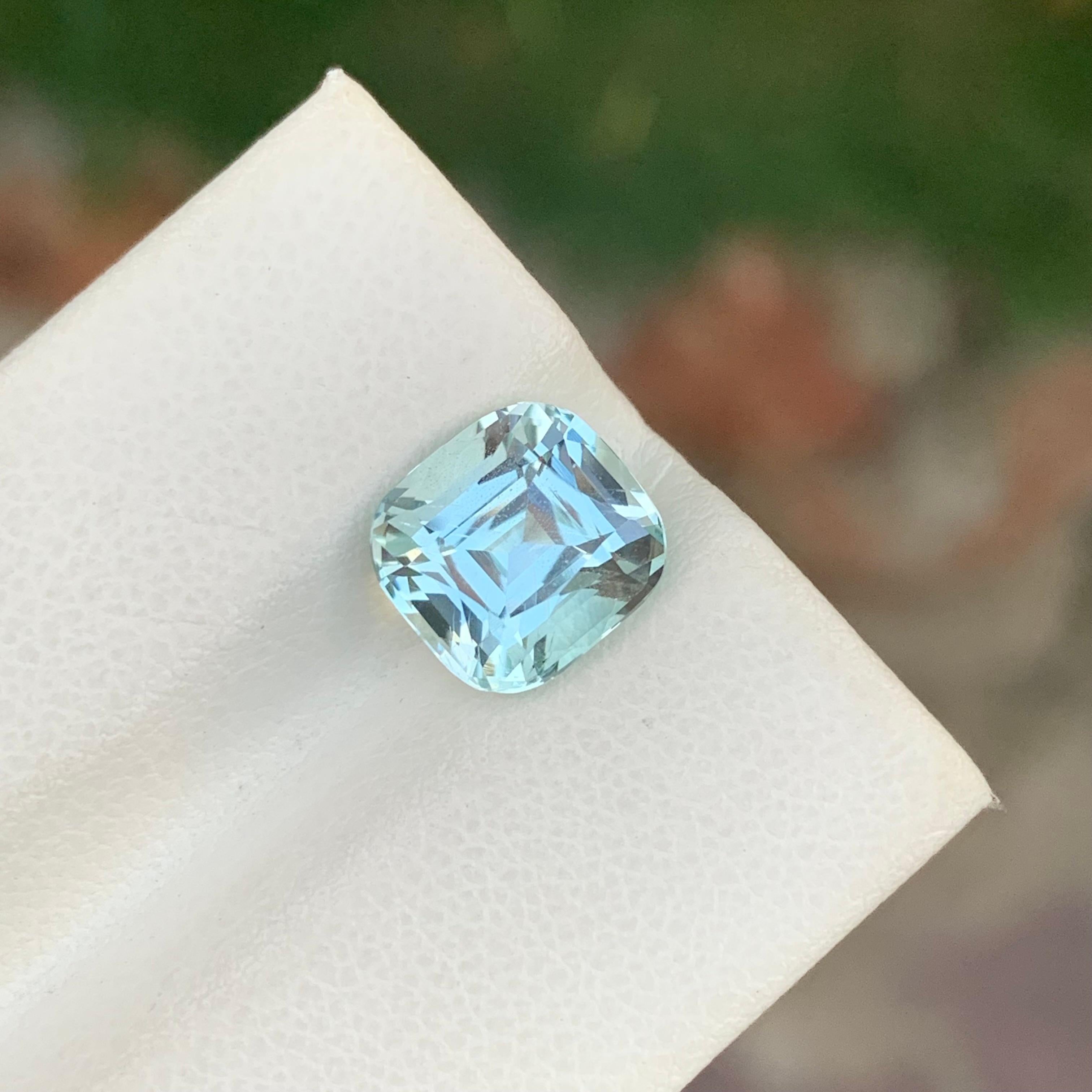 Aguamarina suelta
Peso: 3,40 quilates
Dimensión: 9 x 8,6 x 6,8 Mm
Color : Azul pálido
Origen: Valle de Shigar, Pakistán
Tratamiento: No
Certificado : A petición
Forma: Cojín 

El aguamarina es una gema cautivadora conocida por sus encantadores tonos