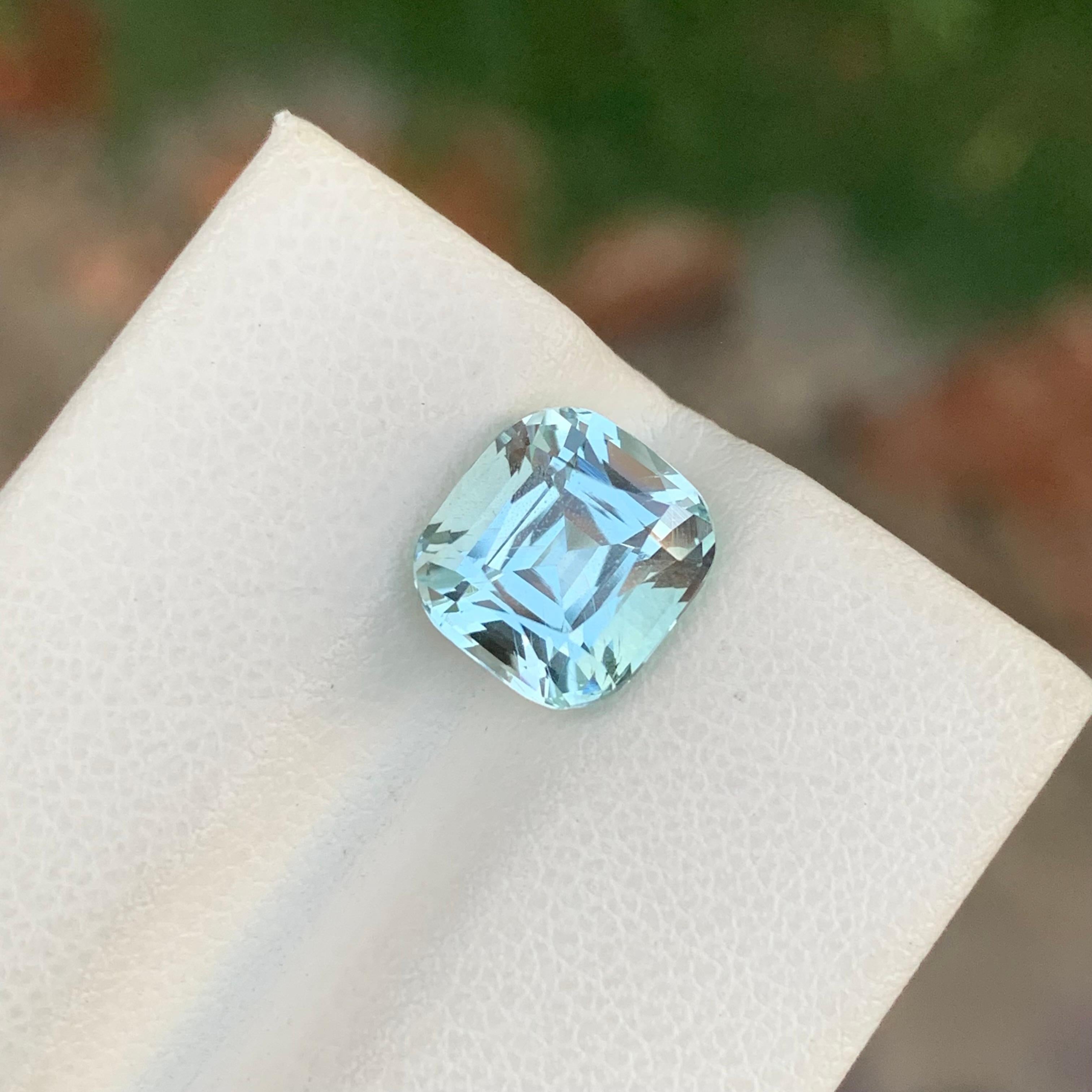 Piedra preciosa natural facetada de aguamarina en forma de cojín de 3,40 quilates en venta 1