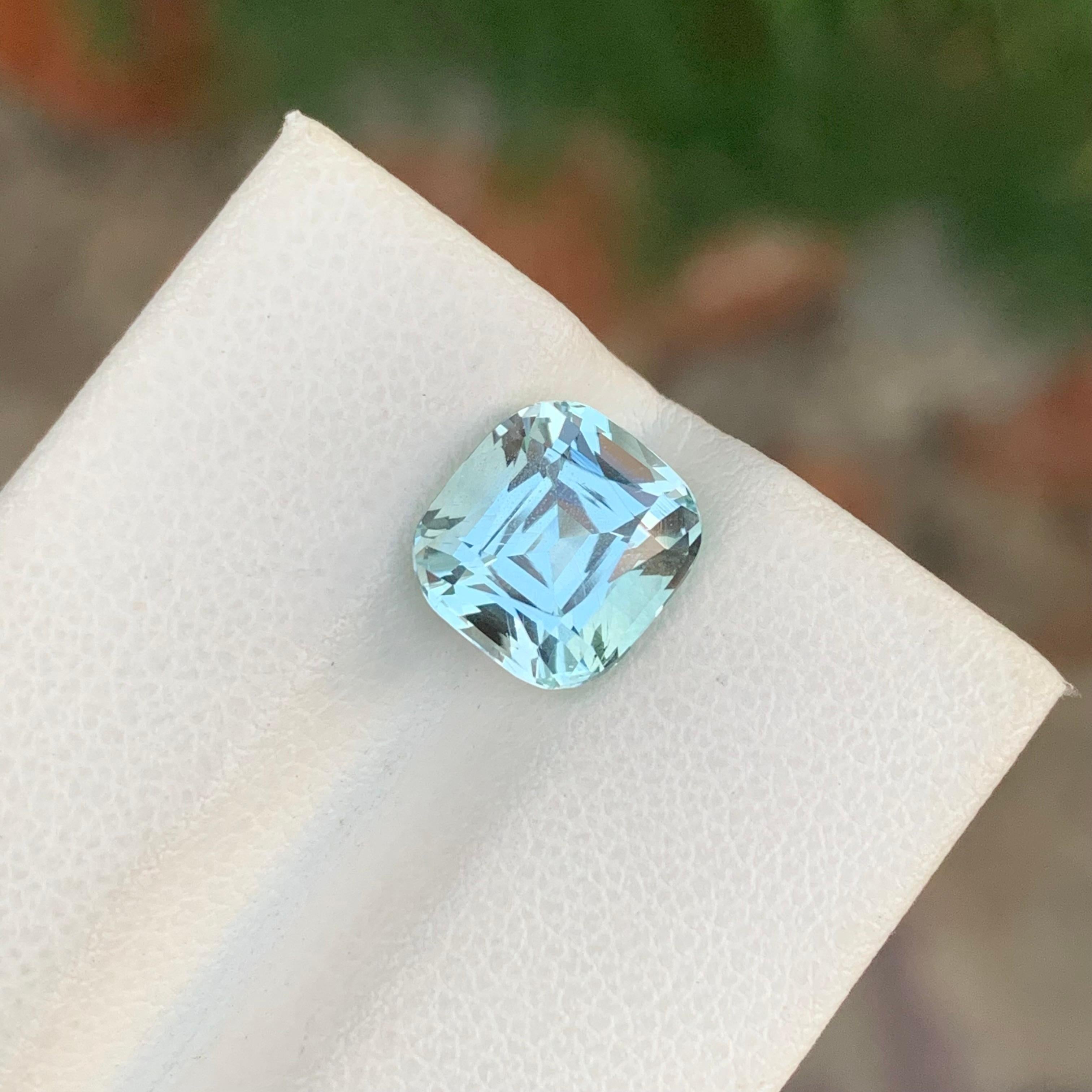 Piedra preciosa natural facetada de aguamarina en forma de cojín de 3,40 quilates en venta 3