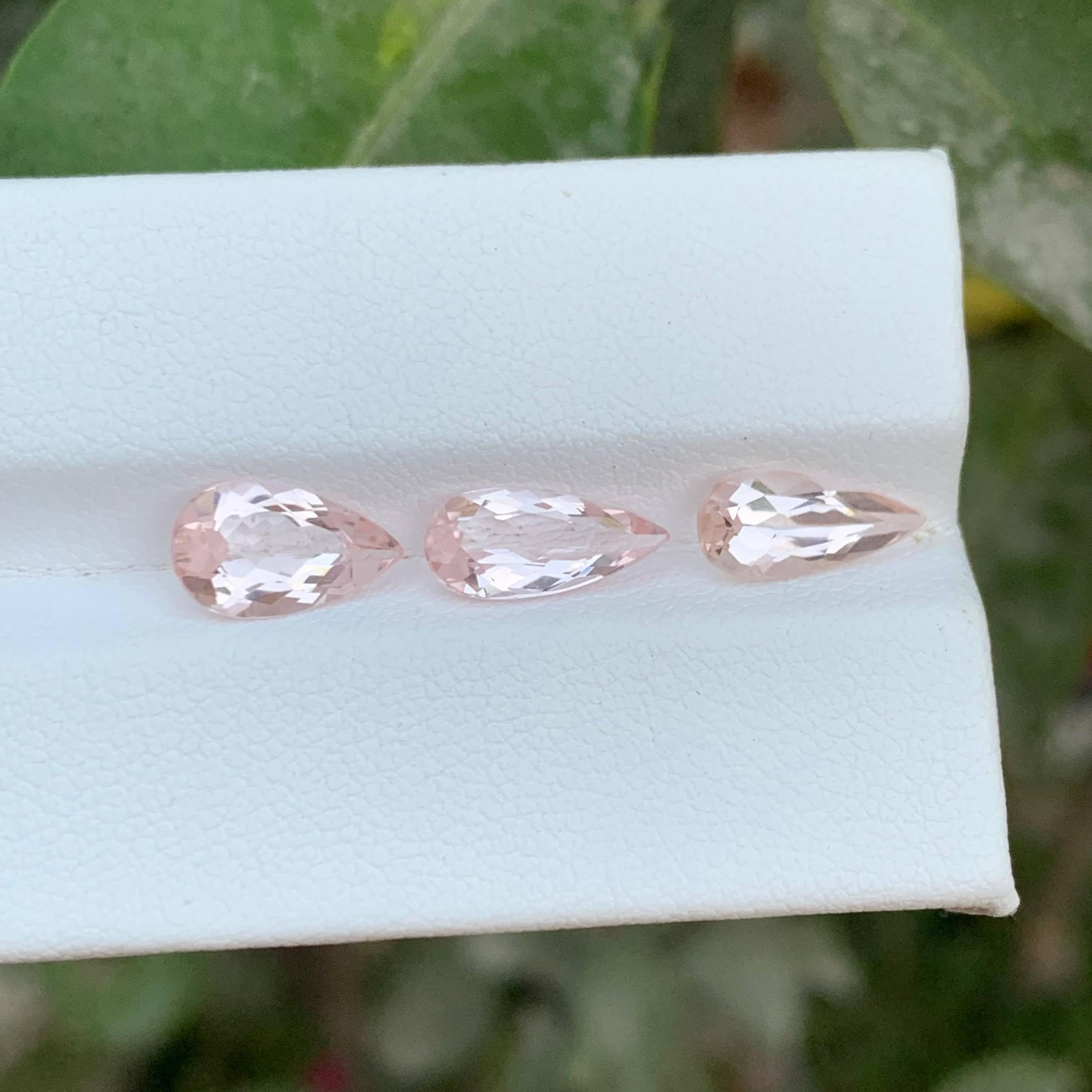 3,40 Karat Natürliche Lose 3 Stück Pfirsich Morganit Stein Birnenschliff Afrikanischer Edelstein im Angebot 1