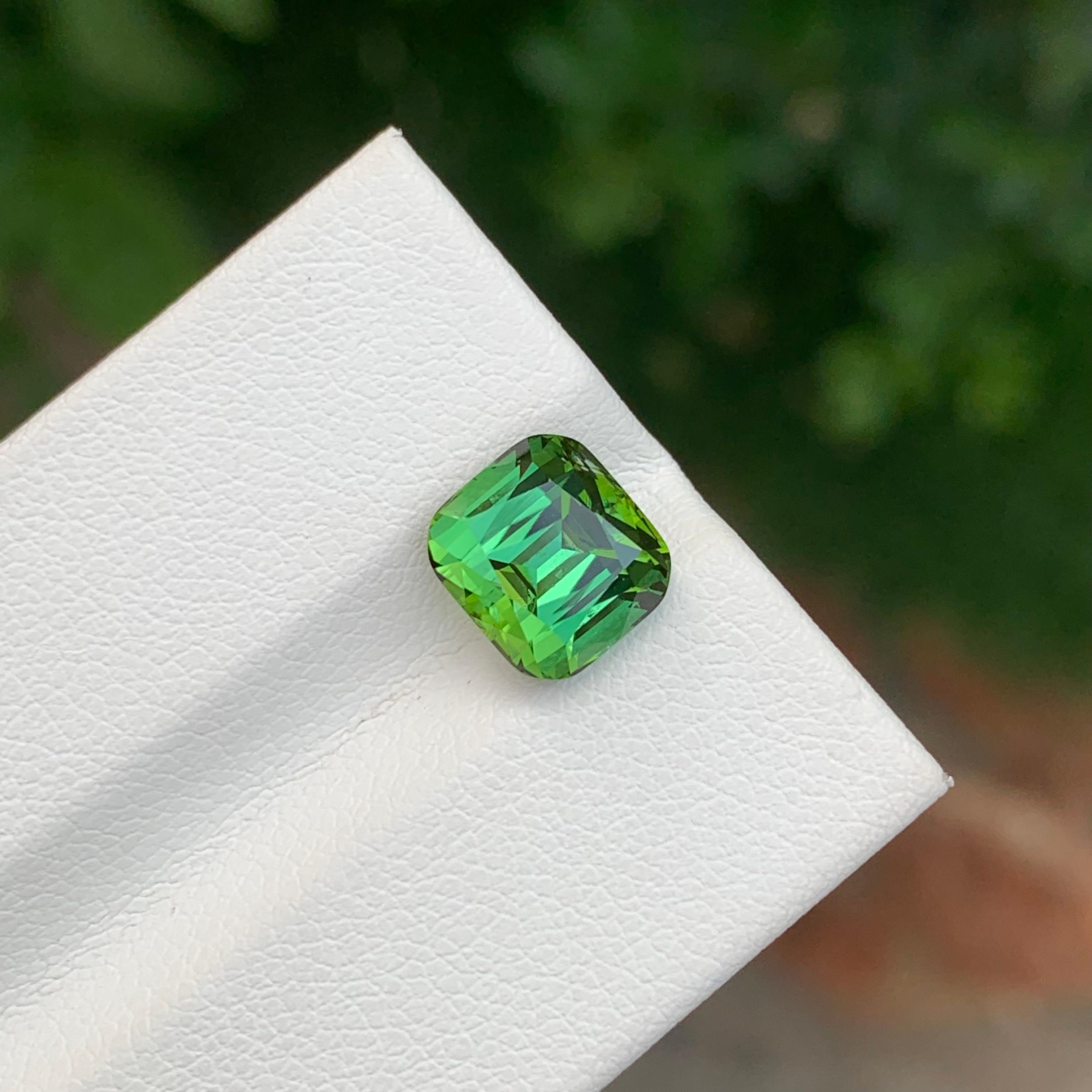 3.40 Carat Natural Loose Green Tourmaline Cushion Shape Gem October Birthstone (pierre de naissance d'octobre) en vente 4