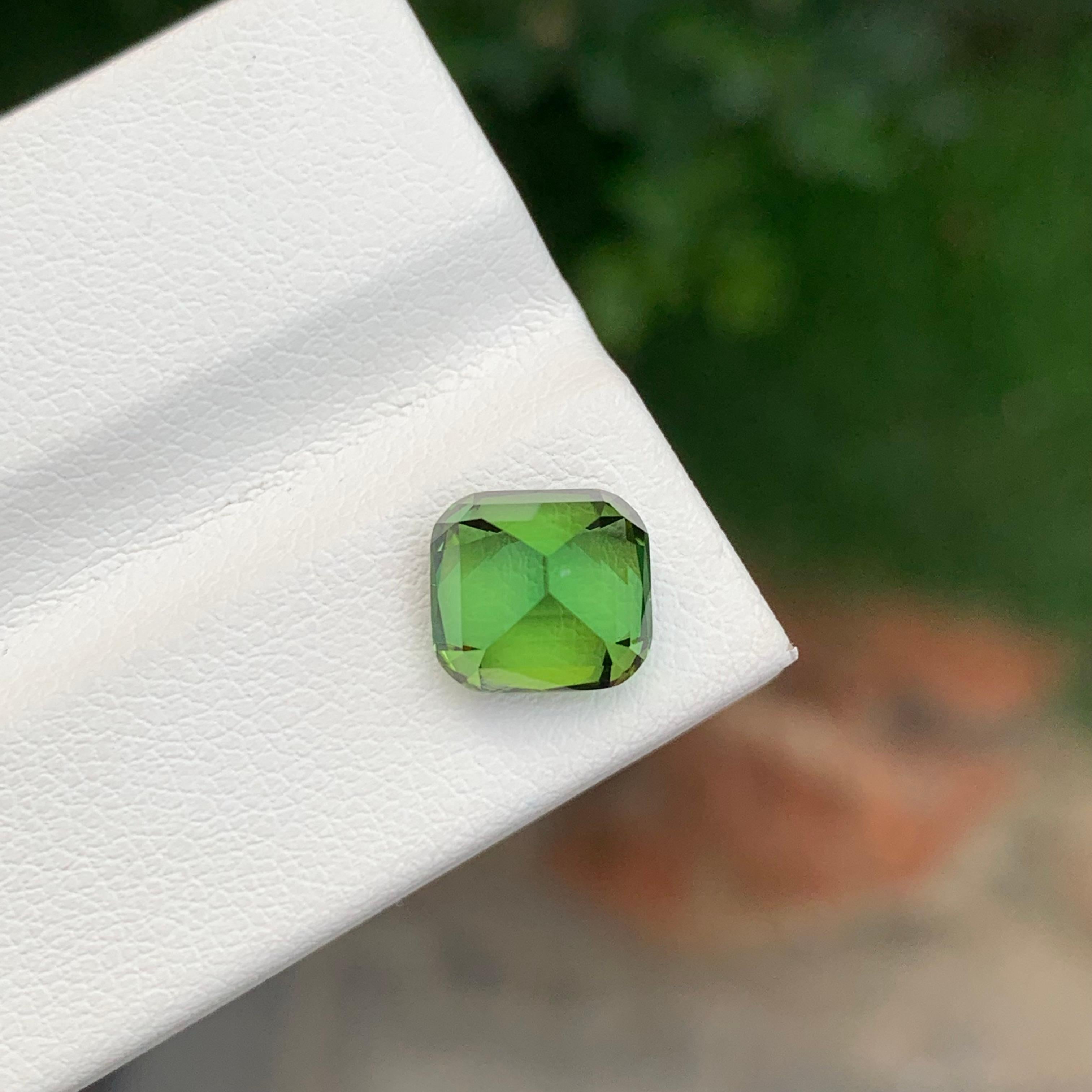 3.40 Carat Natural Loose Green Tourmaline Cushion Shape Gem October Birthstone (pierre de naissance d'octobre) en vente 6