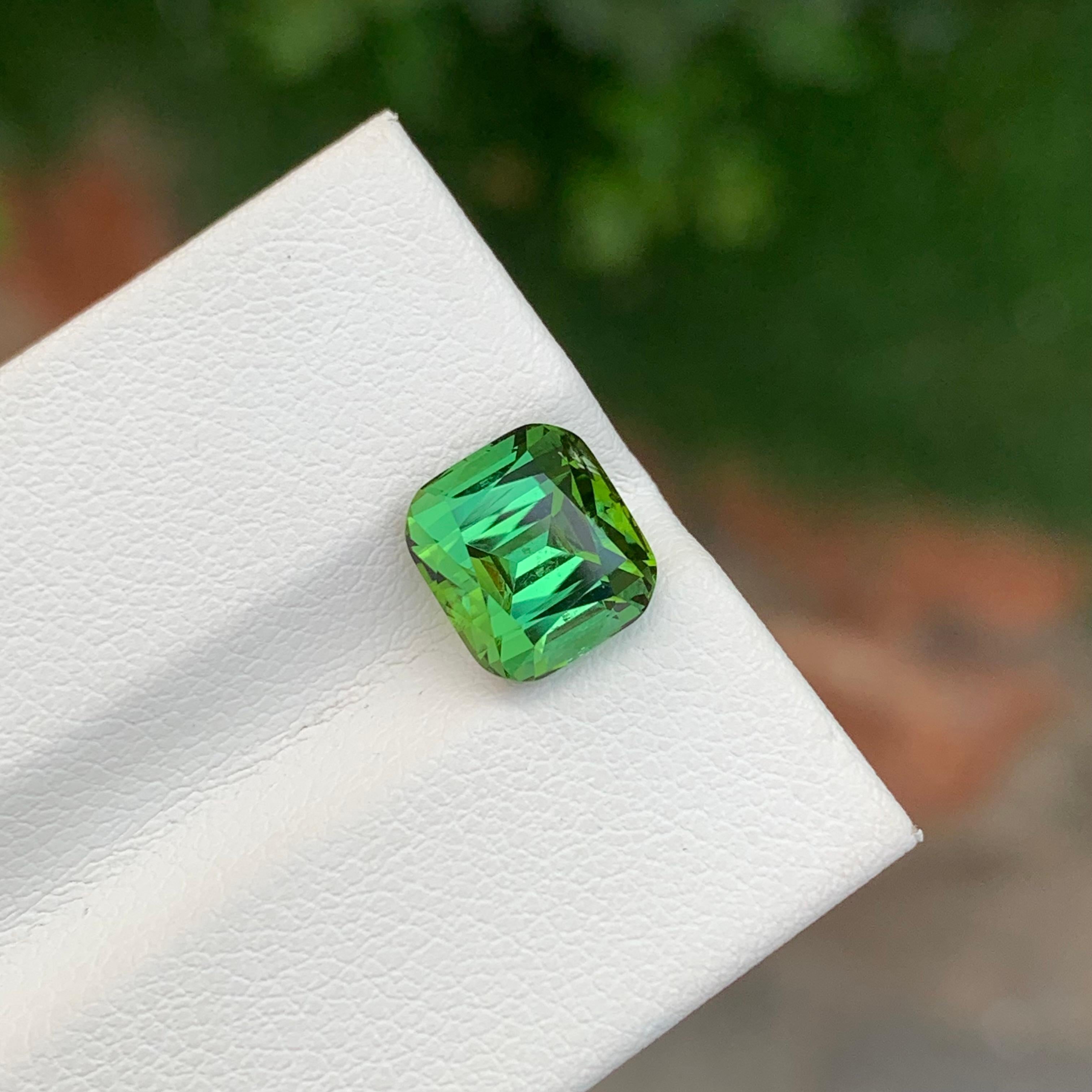 3.40 Carat Natural Loose Green Tourmaline Cushion Shape Gem October Birthstone (pierre de naissance d'octobre) en vente 7