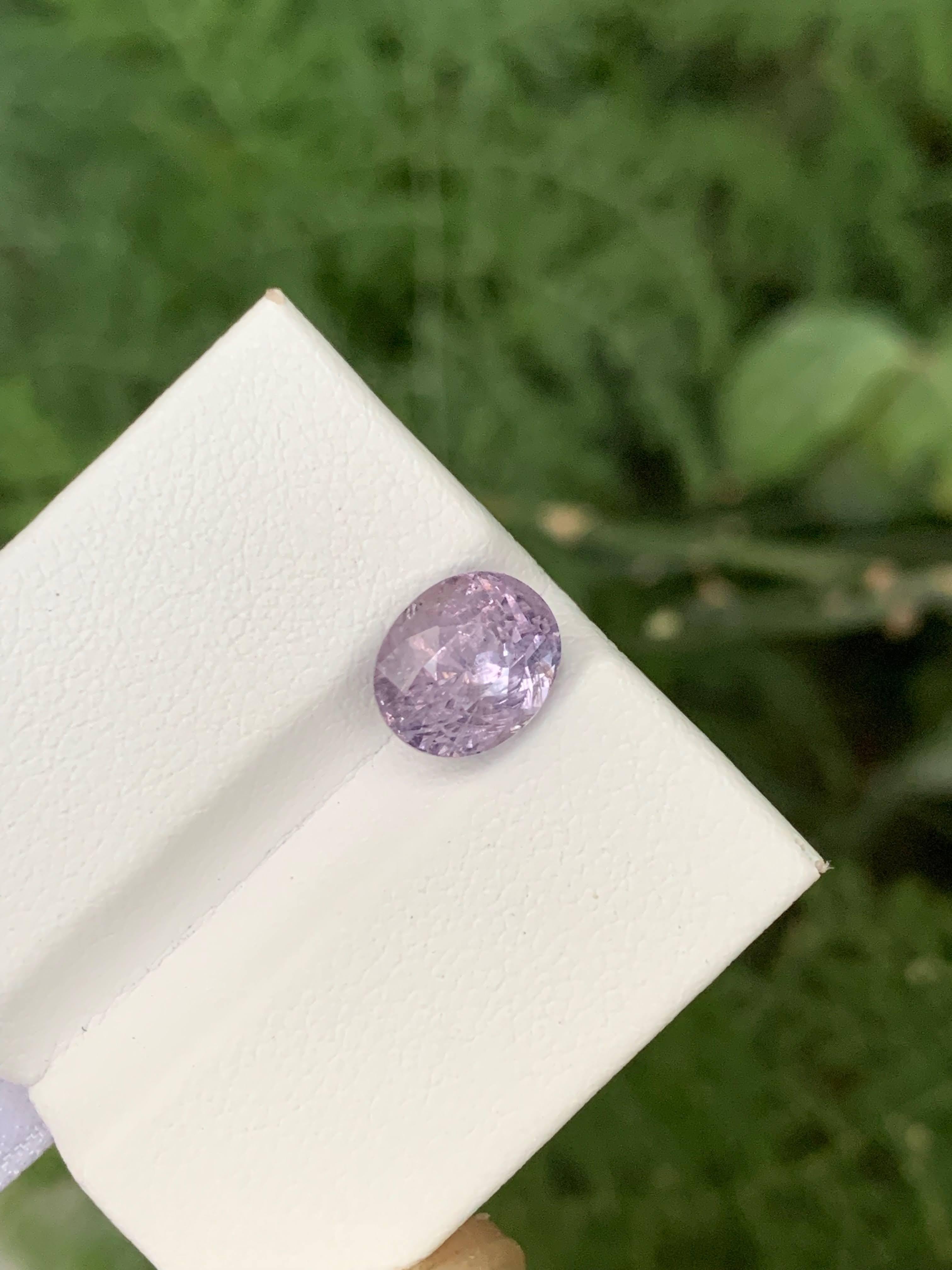 3,40 Carati Nature Spinello Lavanda Sciolto Taglio Ovale Gemma della Tanzania in vendita 5