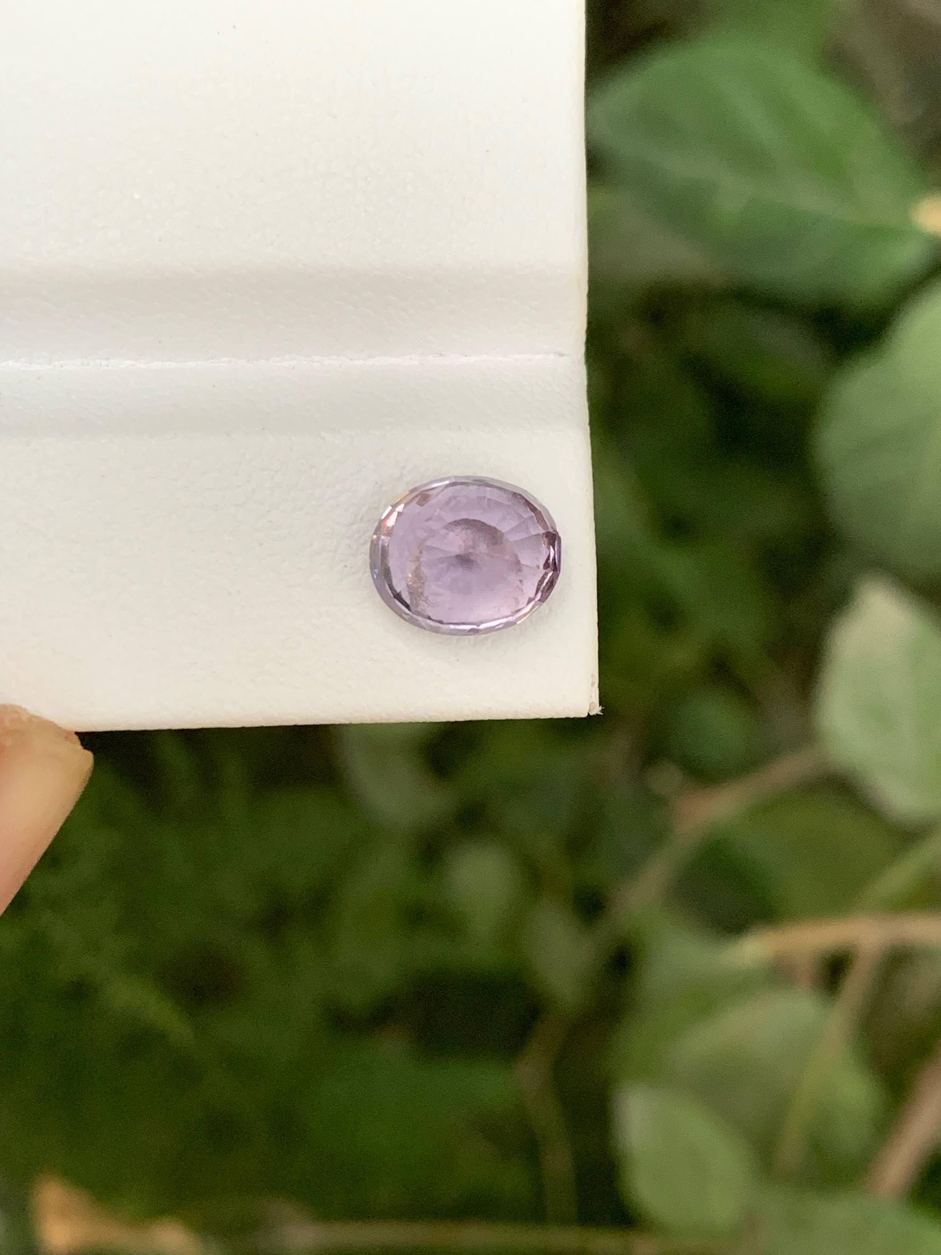 3,40 Carati Nature Spinello Lavanda Sciolto Taglio Ovale Gemma della Tanzania in vendita 1